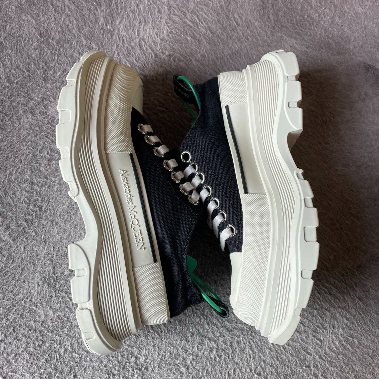 Alexander McQueen Alexander McQueen White Boots 35 Women Size US 5 / IT 35 - 8 Thumbnail