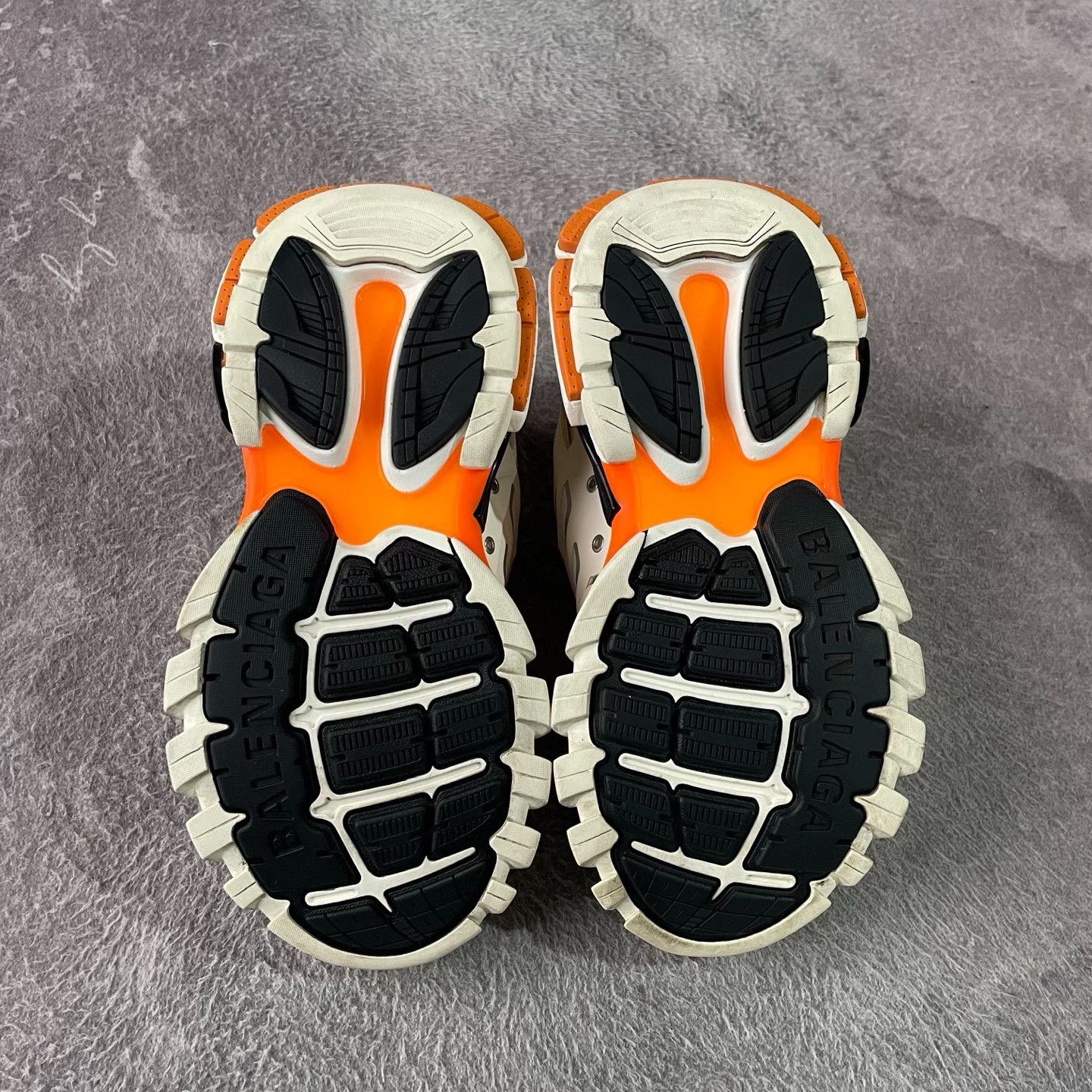 Balenciaga Balenciaga White Lowtop Sneakers 38 Women Size US 7.5 / IT 37.5 - 4 Thumbnail