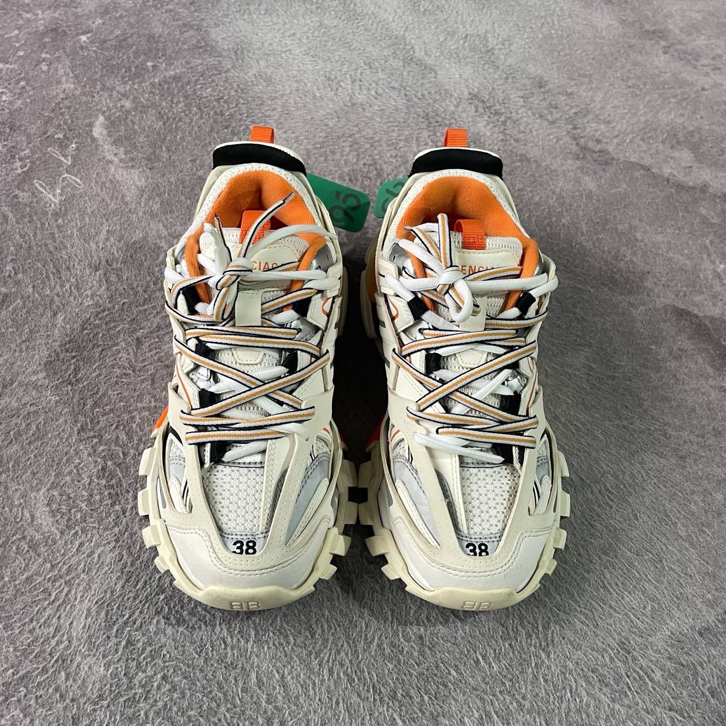 Balenciaga Balenciaga White Lowtop Sneakers 38 Women Size US 7.5 / IT 37.5 - 2 Thumbnail