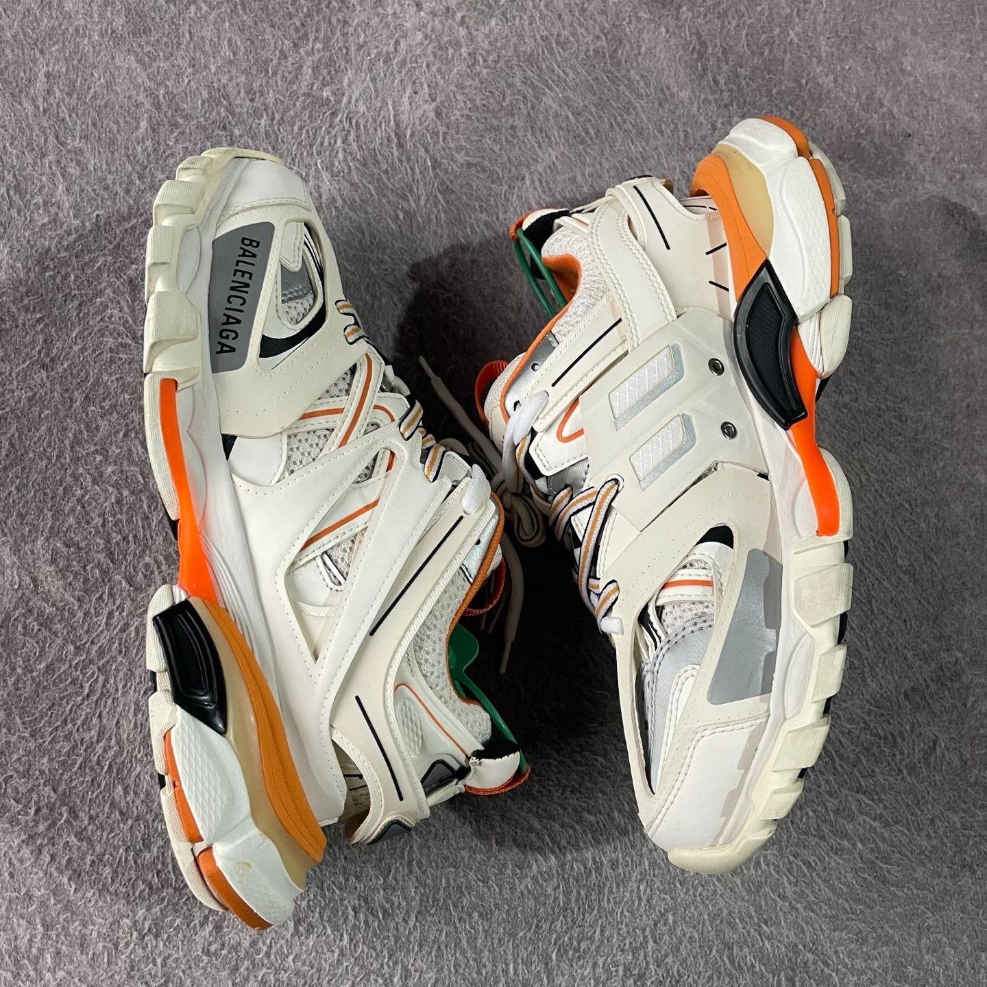Balenciaga Balenciaga White Lowtop Sneakers 38 Women Size US 7.5 / IT 37.5 - 7 Thumbnail