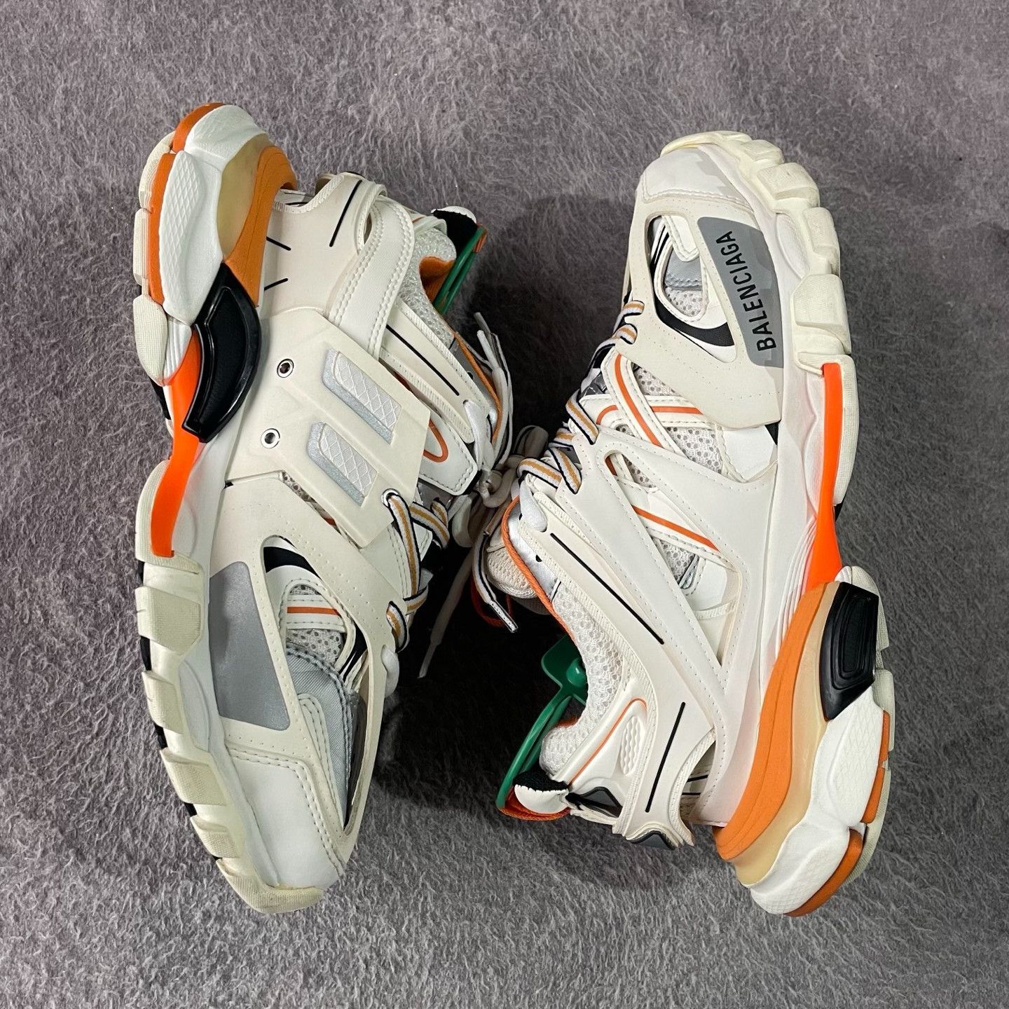 Balenciaga Balenciaga White Lowtop Sneakers 38 Women Size US 7.5 / IT 37.5 - 8 Thumbnail