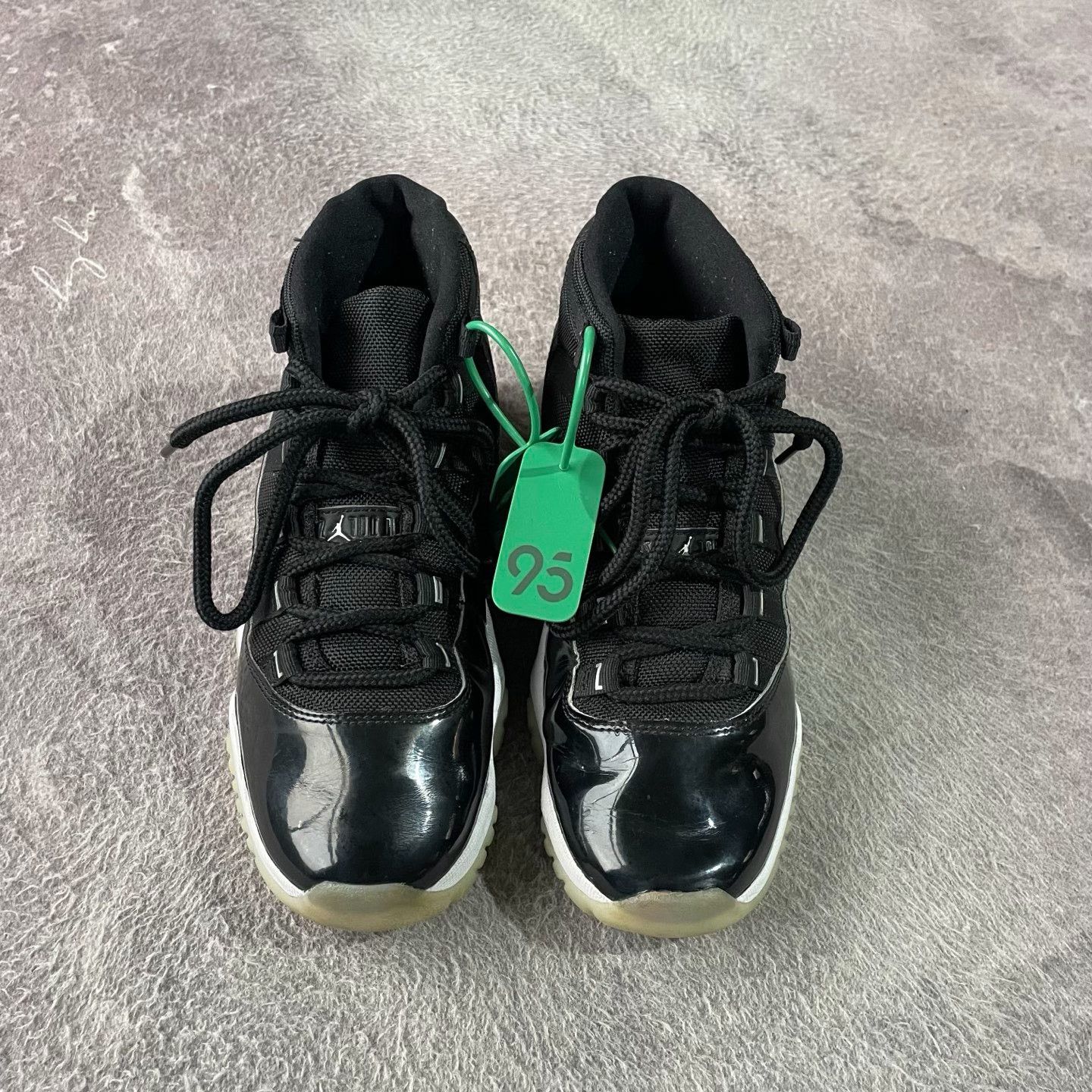 Nike Nike Silver Lowtop Sneakers 40 Men Size US 7.5 / EU 40-41 - 2 Thumbnail