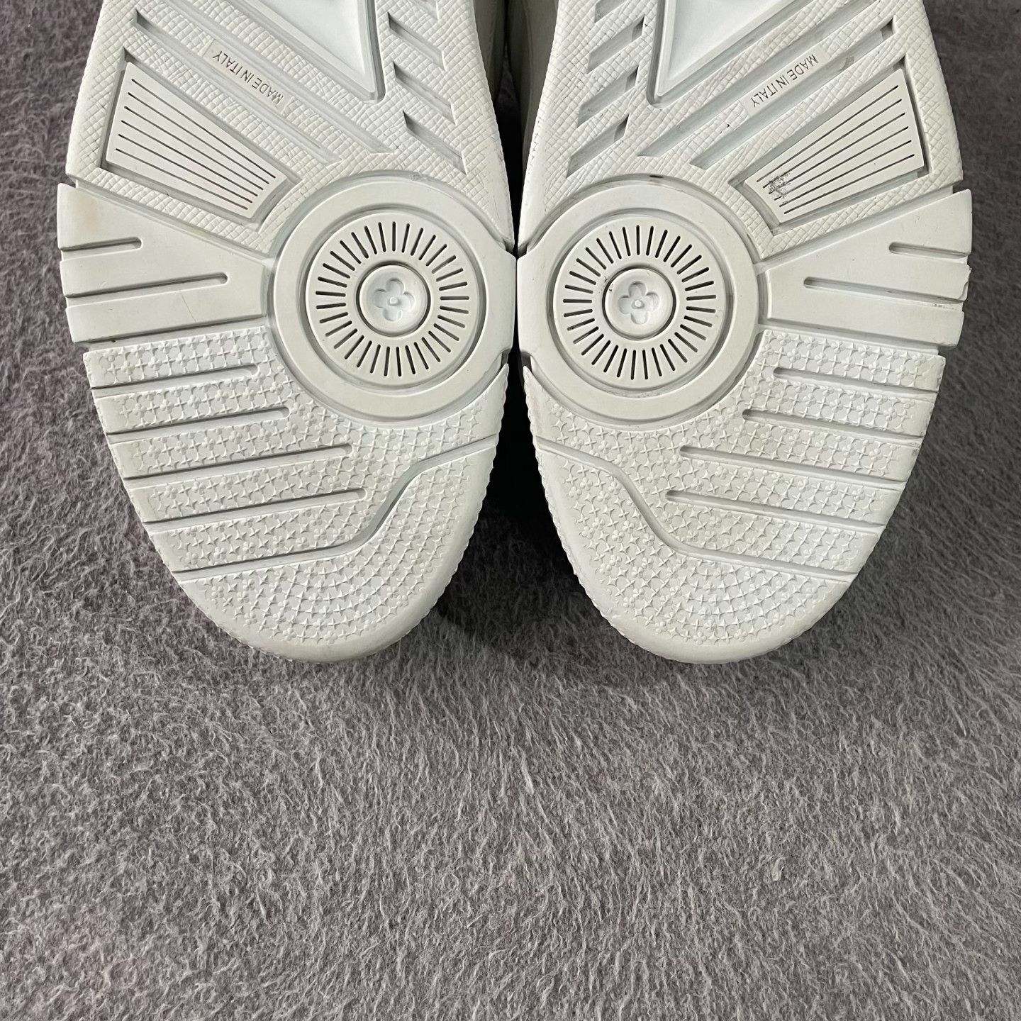 Louis Vuitton Louis Vuitton Training White Lowtop Sneakers 25 Men Size US 10 / EU 43 - 5 Thumbnail