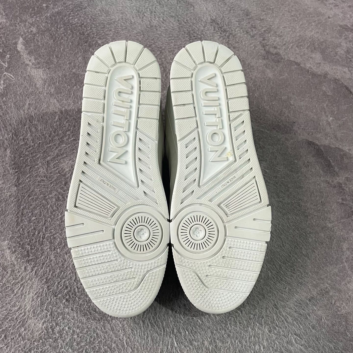 Louis Vuitton Louis Vuitton Training White Lowtop Sneakers 25 Men Size US 10 / EU 43 - 4 Thumbnail