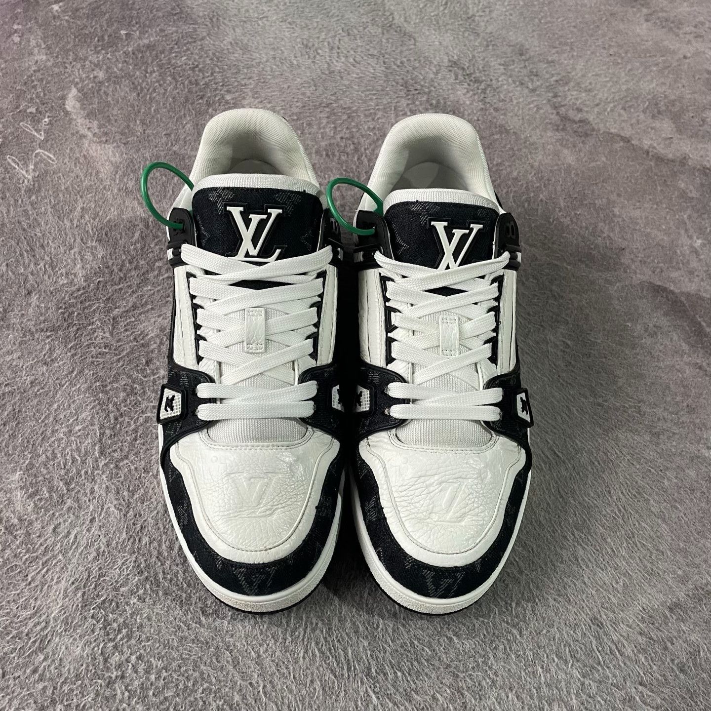 Louis Vuitton Louis Vuitton Training Black Lowtop Sneakers 41 Men Size US 8.5 / EU 41-42 - 2 Thumbnail