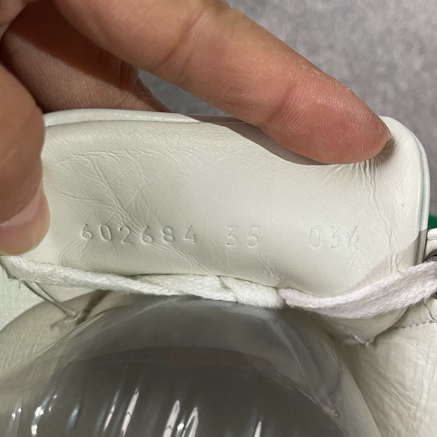 Gucci Gucci White Lowtop Sneakers 35 Women Size US 5 / IT 35 - 6 Thumbnail