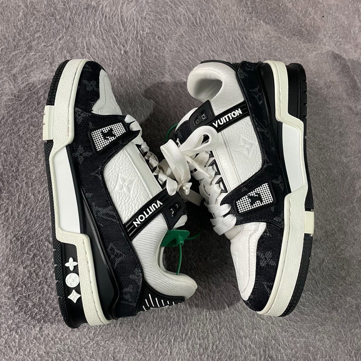 Louis Vuitton Louis Vuitton Training Black Lowtop Sneakers 37 Women Size US 6.5 / IT 36.5 - 6 Thumbnail
