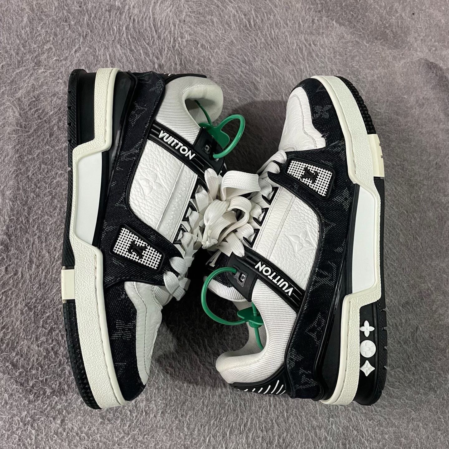 Louis Vuitton Louis Vuitton Training Black Lowtop Sneakers 37 Women Size US 6.5 / IT 36.5 - 7 Thumbnail
