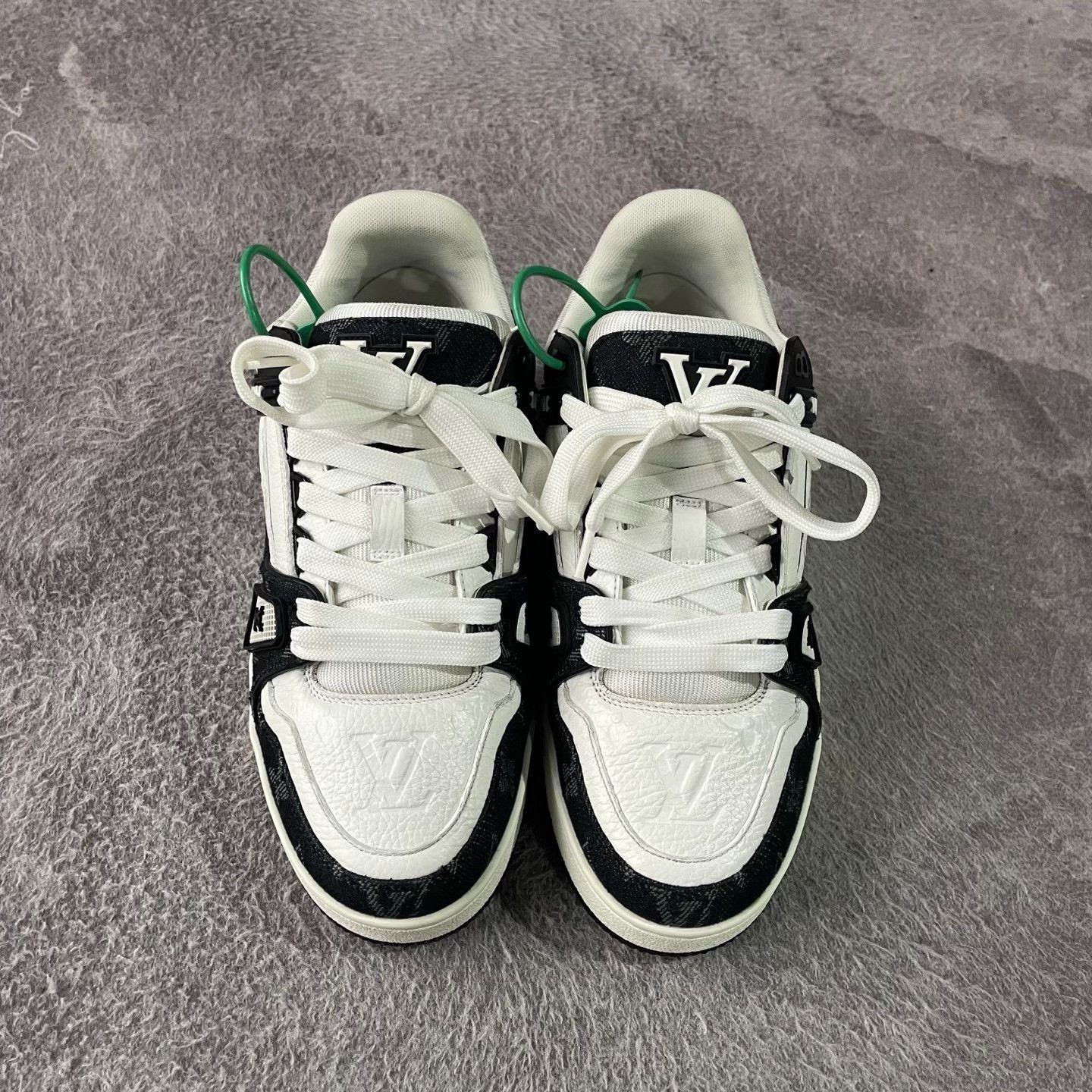 Louis Vuitton Louis Vuitton Training Black Lowtop Sneakers 37 Women Size US 6.5 / IT 36.5 - 2 Thumbnail