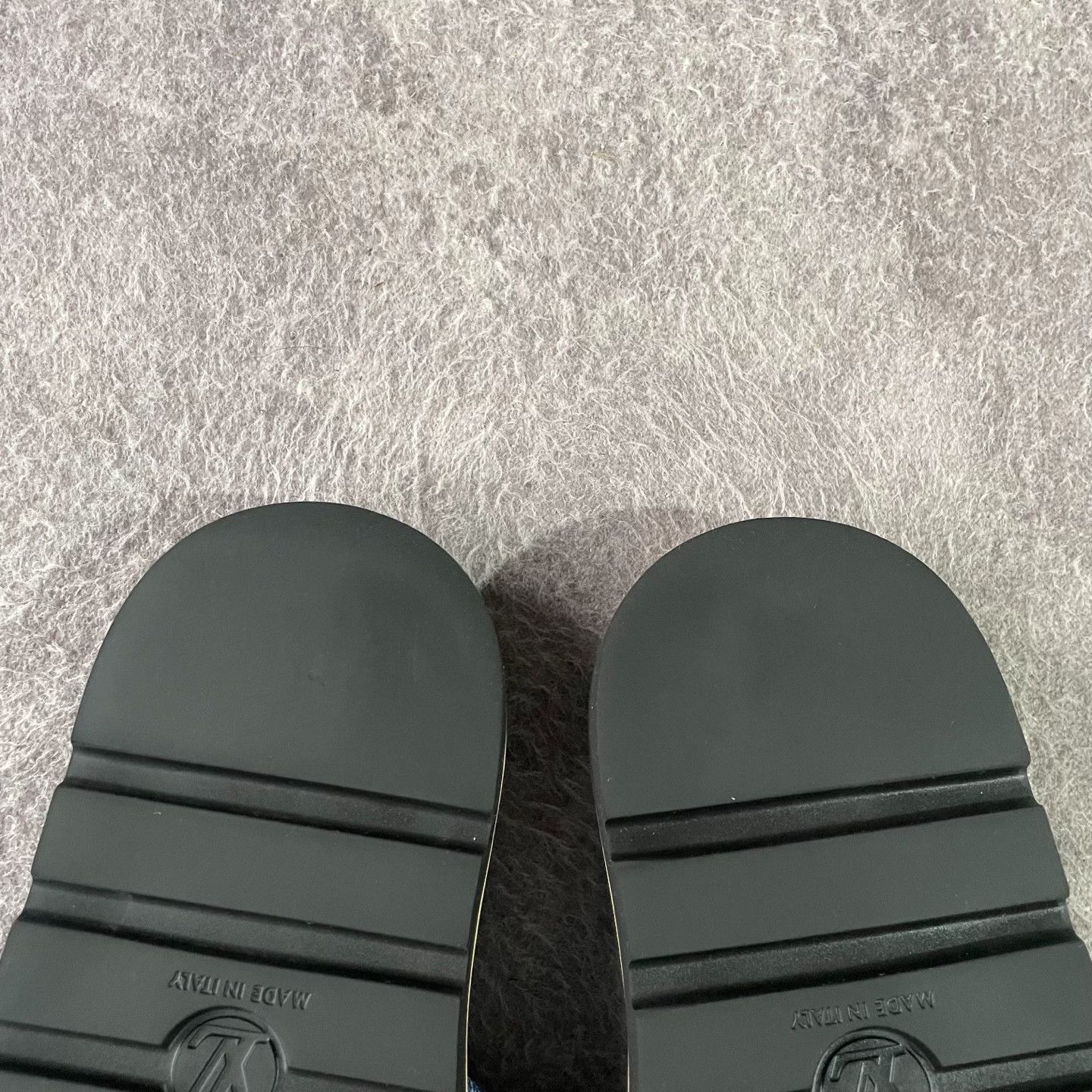 Louis Vuitton Louis Vuitton Blue Sandals 38 Women Size US 7.5 / IT 37.5 - 5 Thumbnail