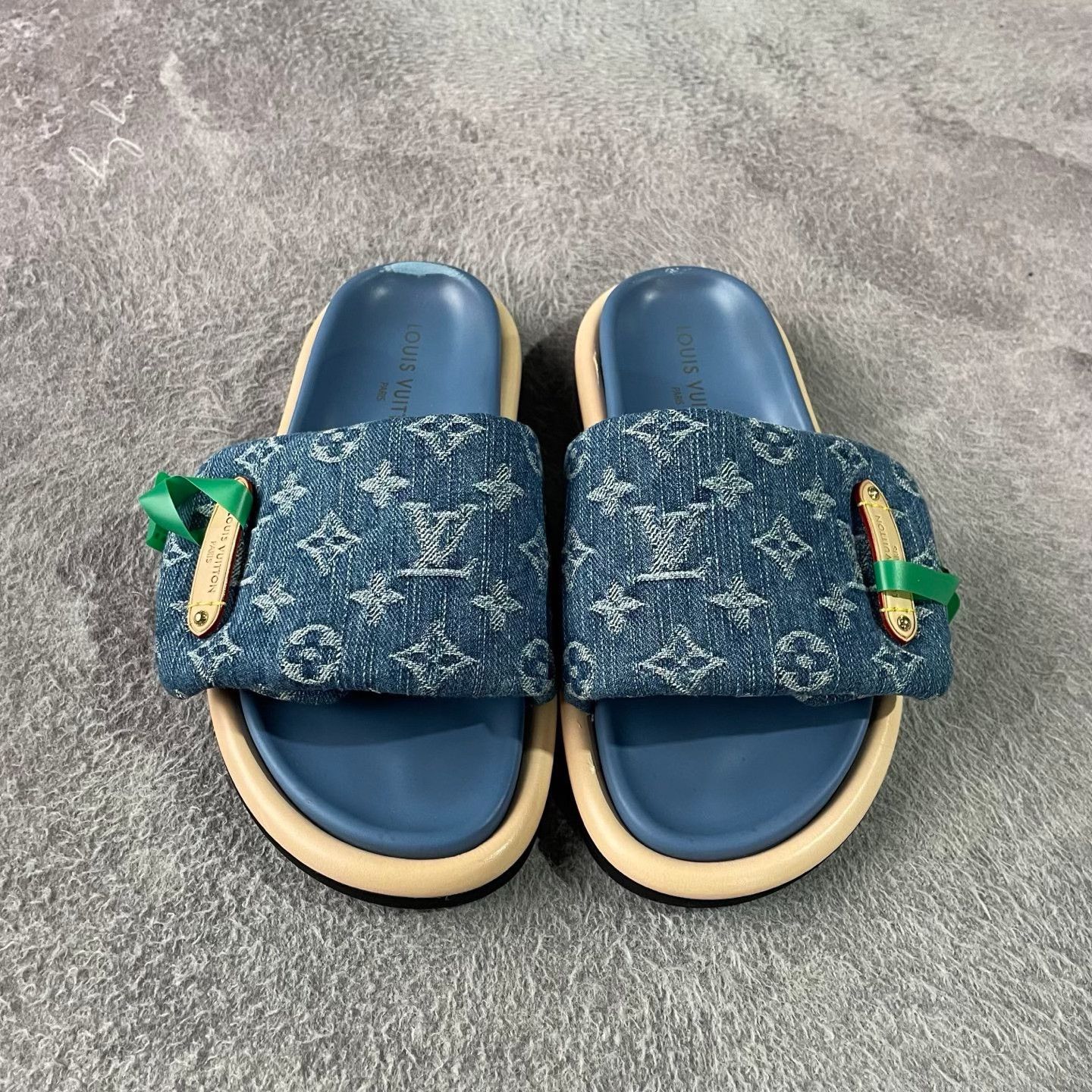 Louis Vuitton Louis Vuitton Blue Sandals 38 Women Size US 7.5 / IT 37.5 - 2 Thumbnail