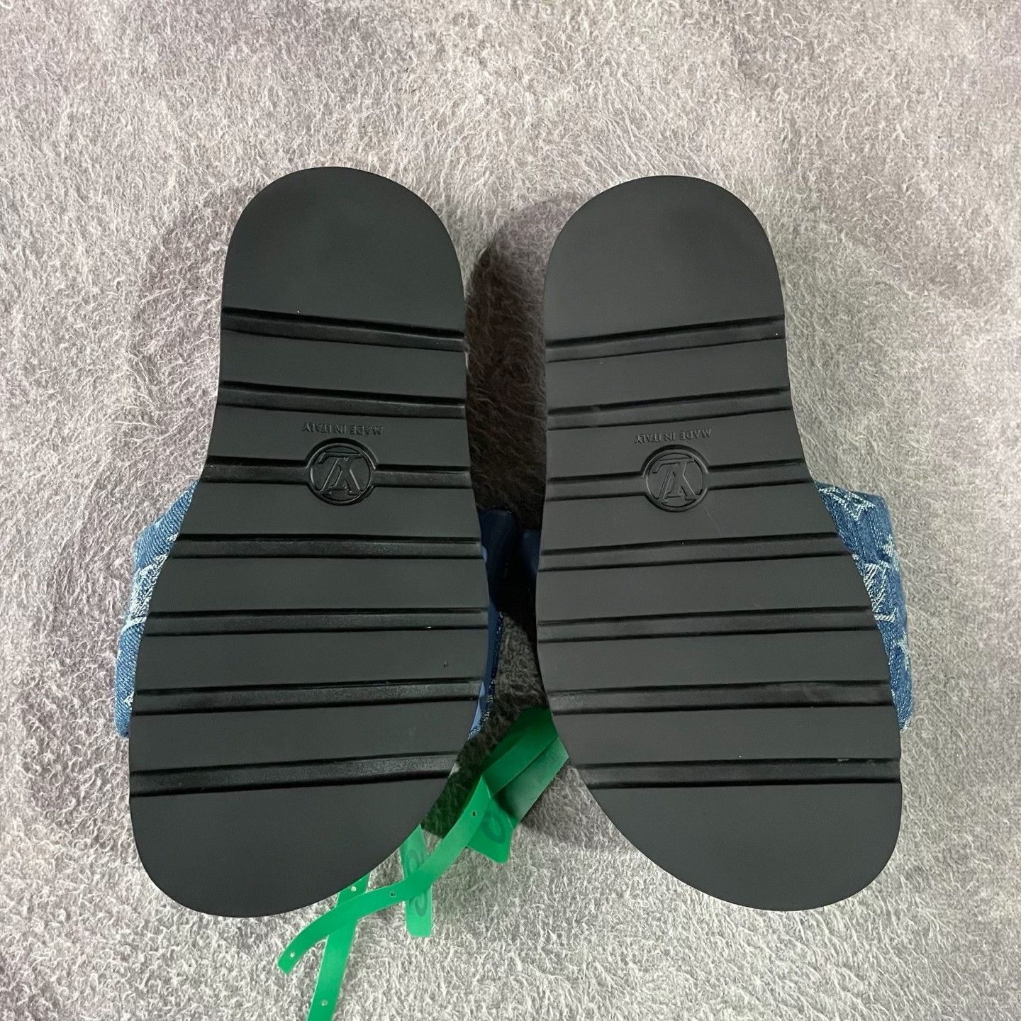 Louis Vuitton Louis Vuitton Blue Sandals 38 Women Size US 7.5 / IT 37.5 - 4 Thumbnail