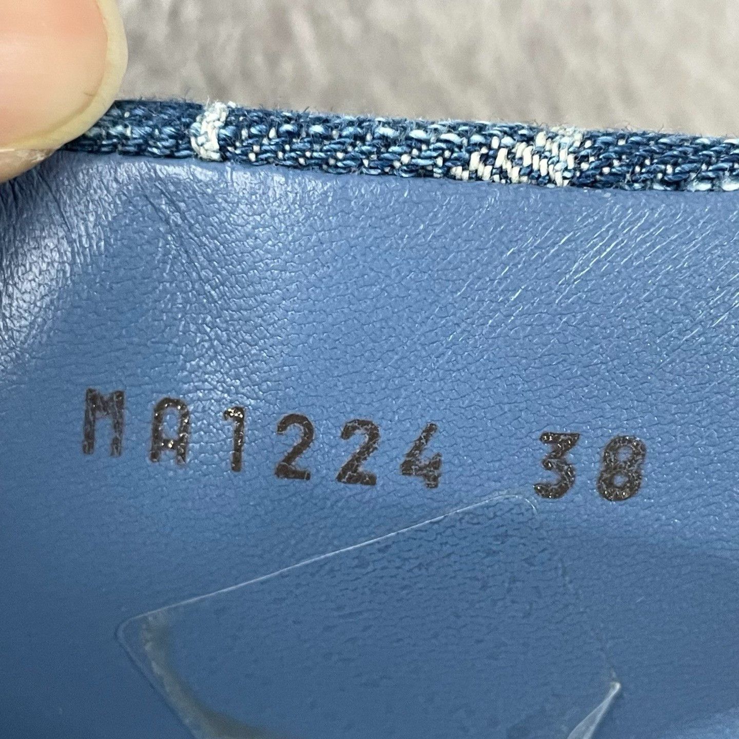 Louis Vuitton Louis Vuitton Blue Sandals 38 Women Size US 7.5 / IT 37.5 - 6 Thumbnail