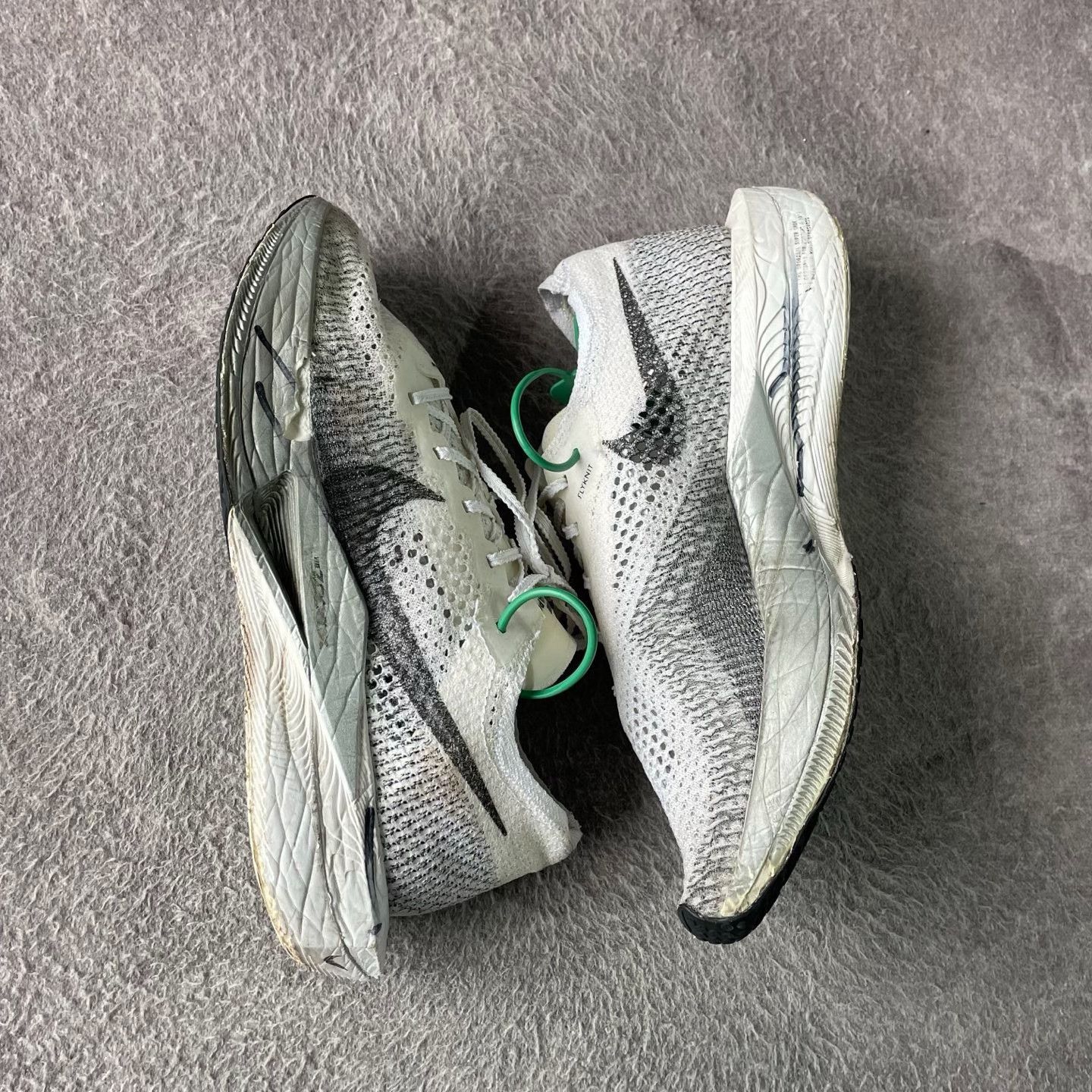 Nike Nike ZOOMX Silver Lowtop Sneakers 42 Men Size US 9 / EU 42 - 6 Thumbnail