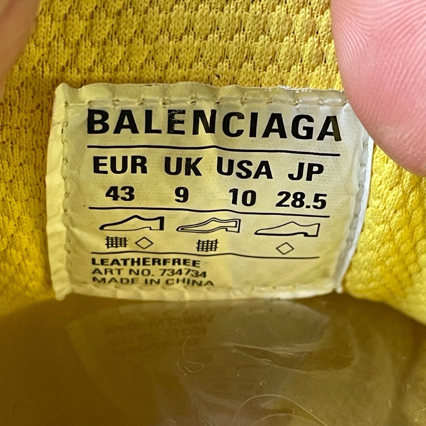 Balenciaga Balenciaga Yellow Lowtop Sneakers XL Men Size US 10 / EU 43 - 6 Thumbnail