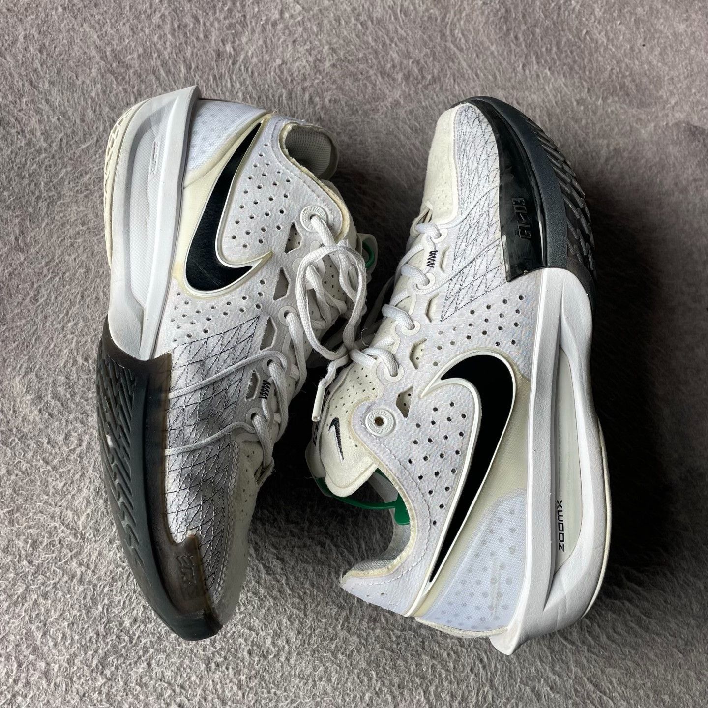 Nike Nike White Lowtop Sneakers 42 Men Size US 9 / EU 42 - 8 Thumbnail