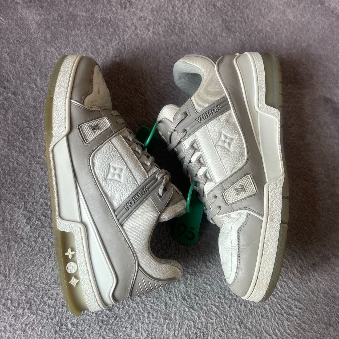 Louis Vuitton Louis Vuitton Training White Lowtop Sneakers 42 Men Size US 9 / EU 42 - 6 Thumbnail
