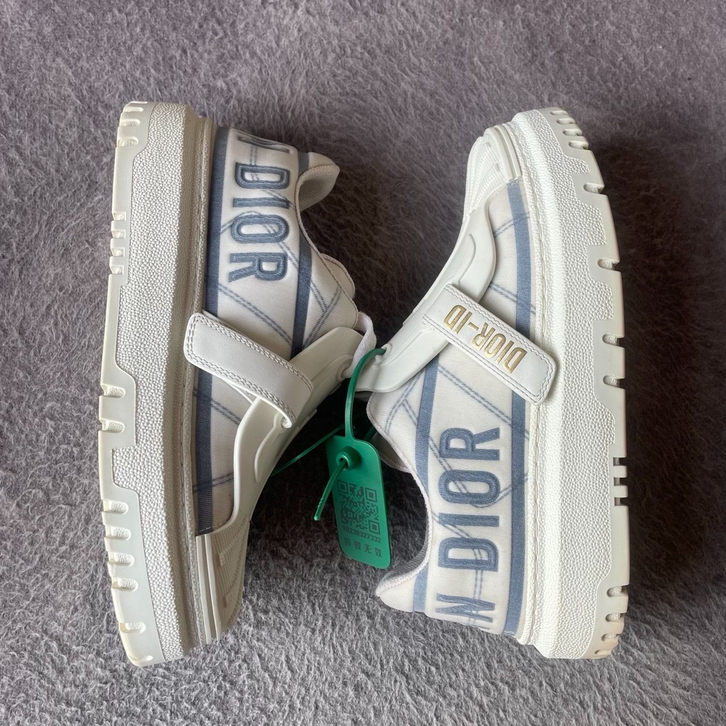 Dior Dior Blue Lowtop Sneakers S Women Size US 6 / IT 36 - 8 Thumbnail
