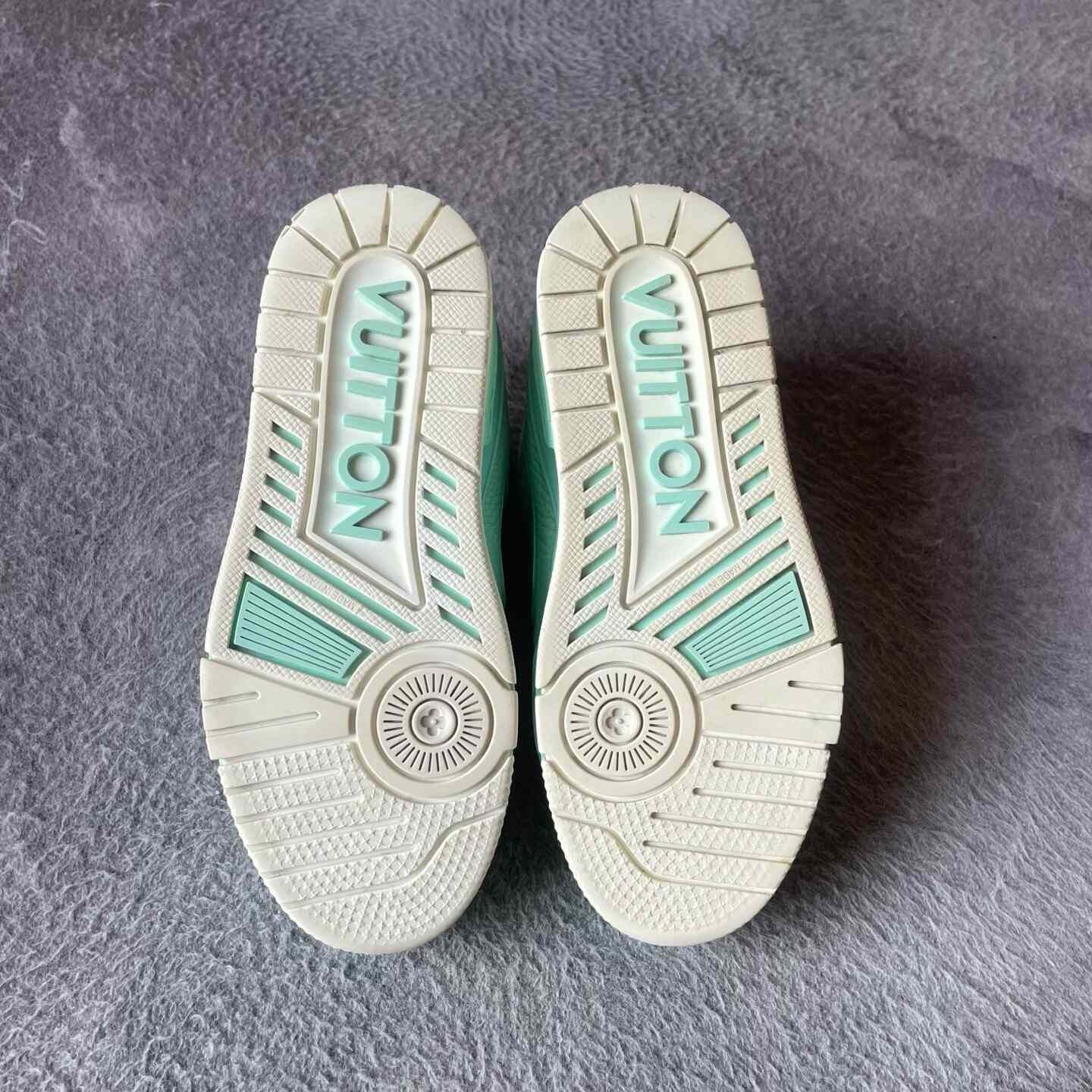 Louis Vuitton Louis Vuitton Training Green Lowtop Sneakers 35.5 Women Size US 5 / IT 35 - 4 Thumbnail