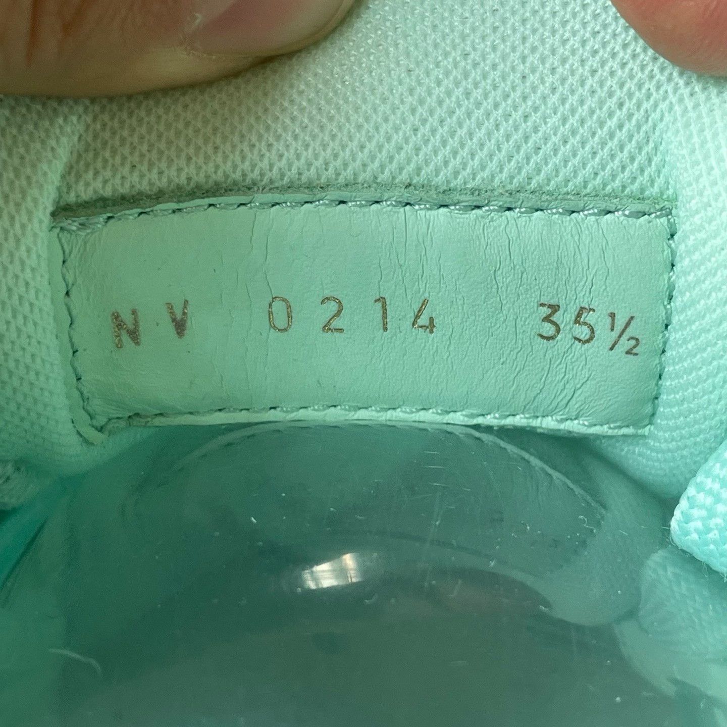 Louis Vuitton Louis Vuitton Training Green Lowtop Sneakers 35.5 Women Size US 5 / IT 35 - 6 Thumbnail
