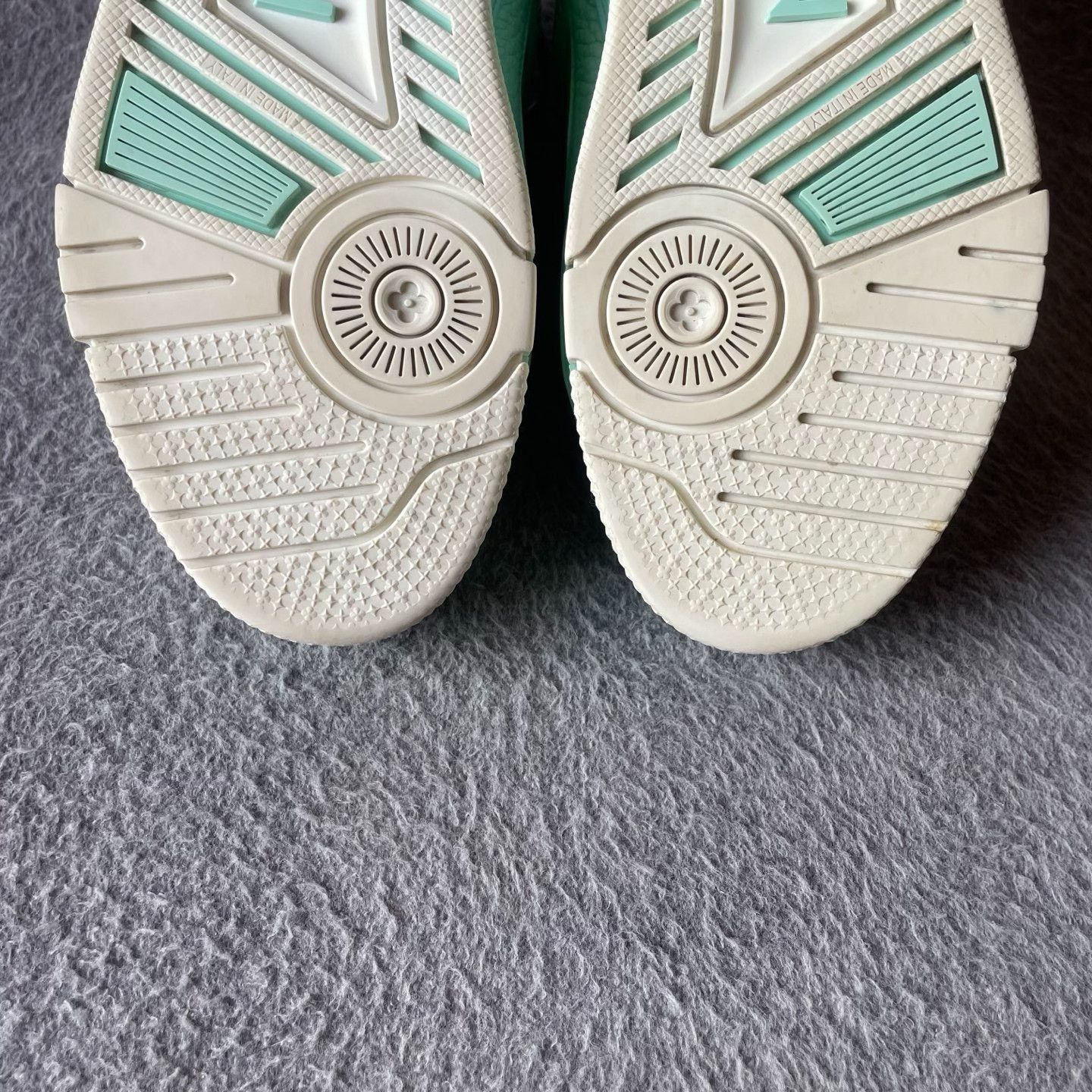 Louis Vuitton Louis Vuitton Training Green Lowtop Sneakers 35.5 Women Size US 5 / IT 35 - 5 Thumbnail