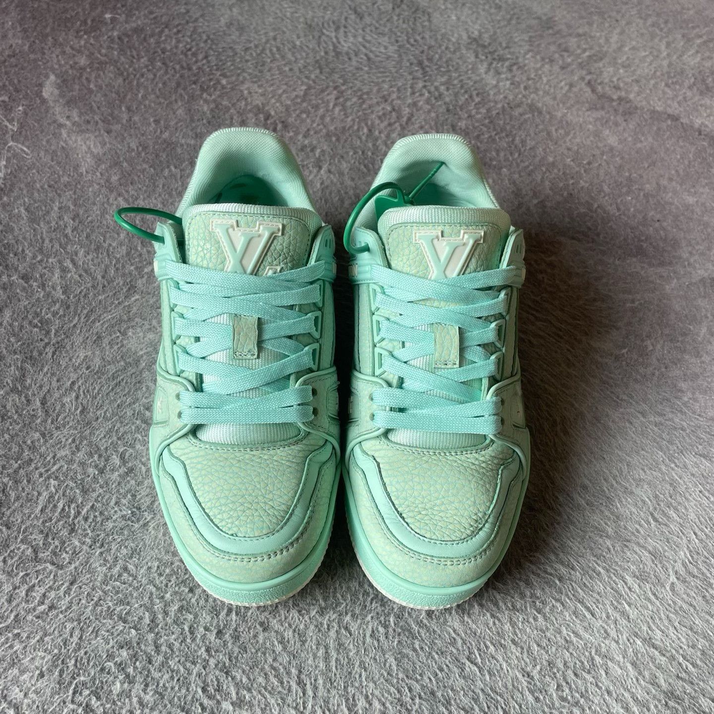 Louis Vuitton Louis Vuitton Training Green Lowtop Sneakers 35.5 Women Size US 5 / IT 35 - 2 Thumbnail