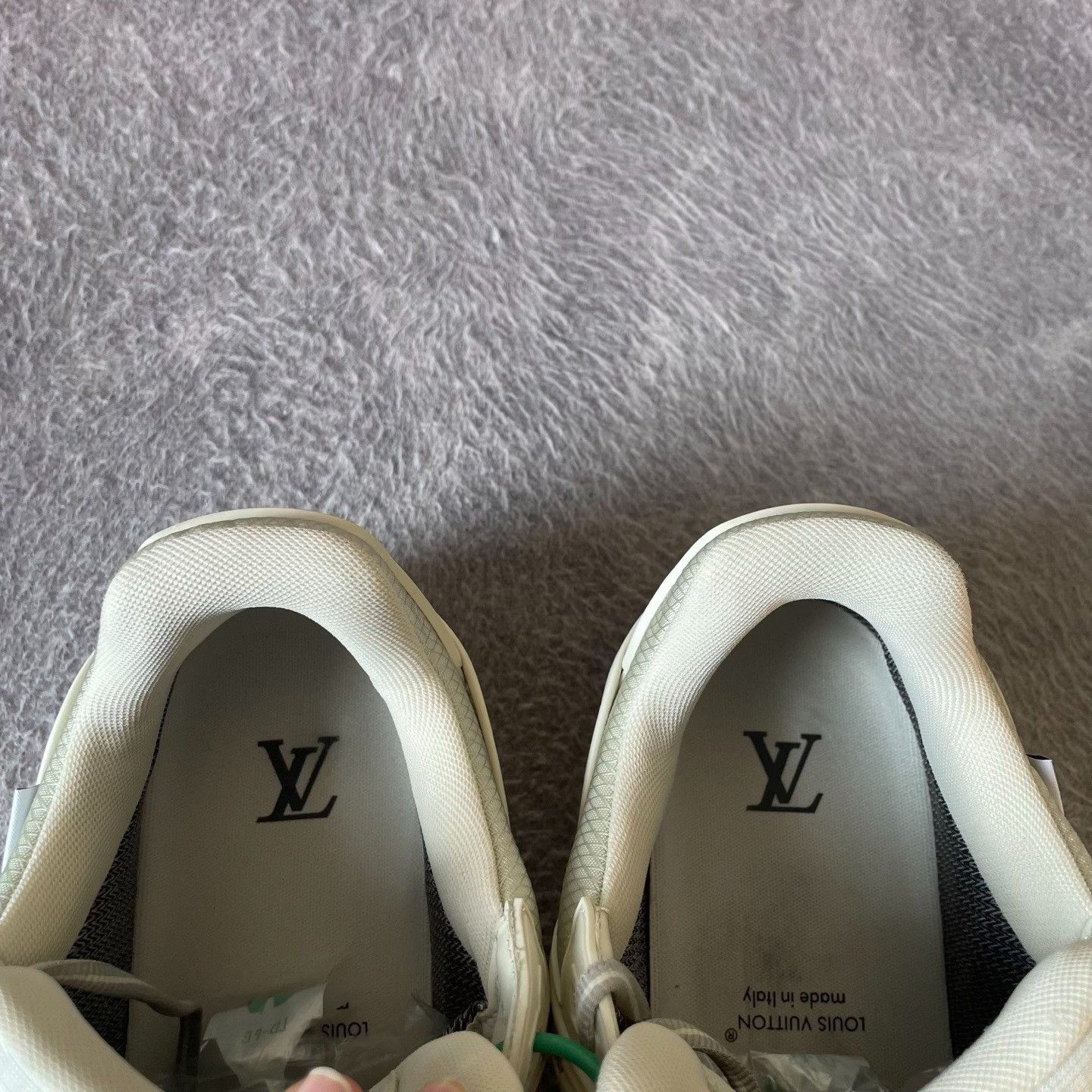 Louis Vuitton Louis Vuitton Training White Lowtop Sneakers 42 Men Size US 9 / EU 42 - 9 Thumbnail