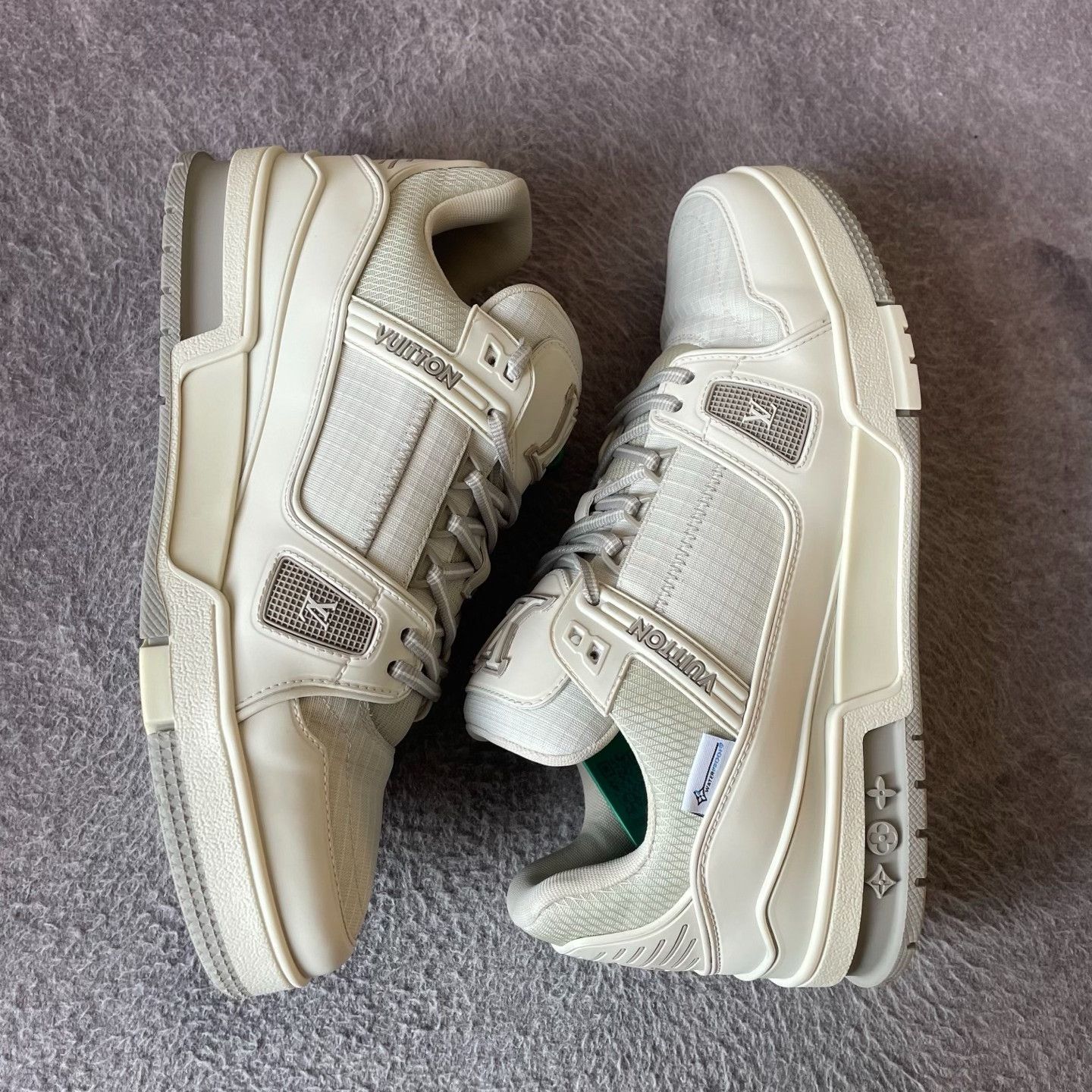 Louis Vuitton Louis Vuitton Training White Lowtop Sneakers 42 Men Size US 9 / EU 42 - 8 Thumbnail