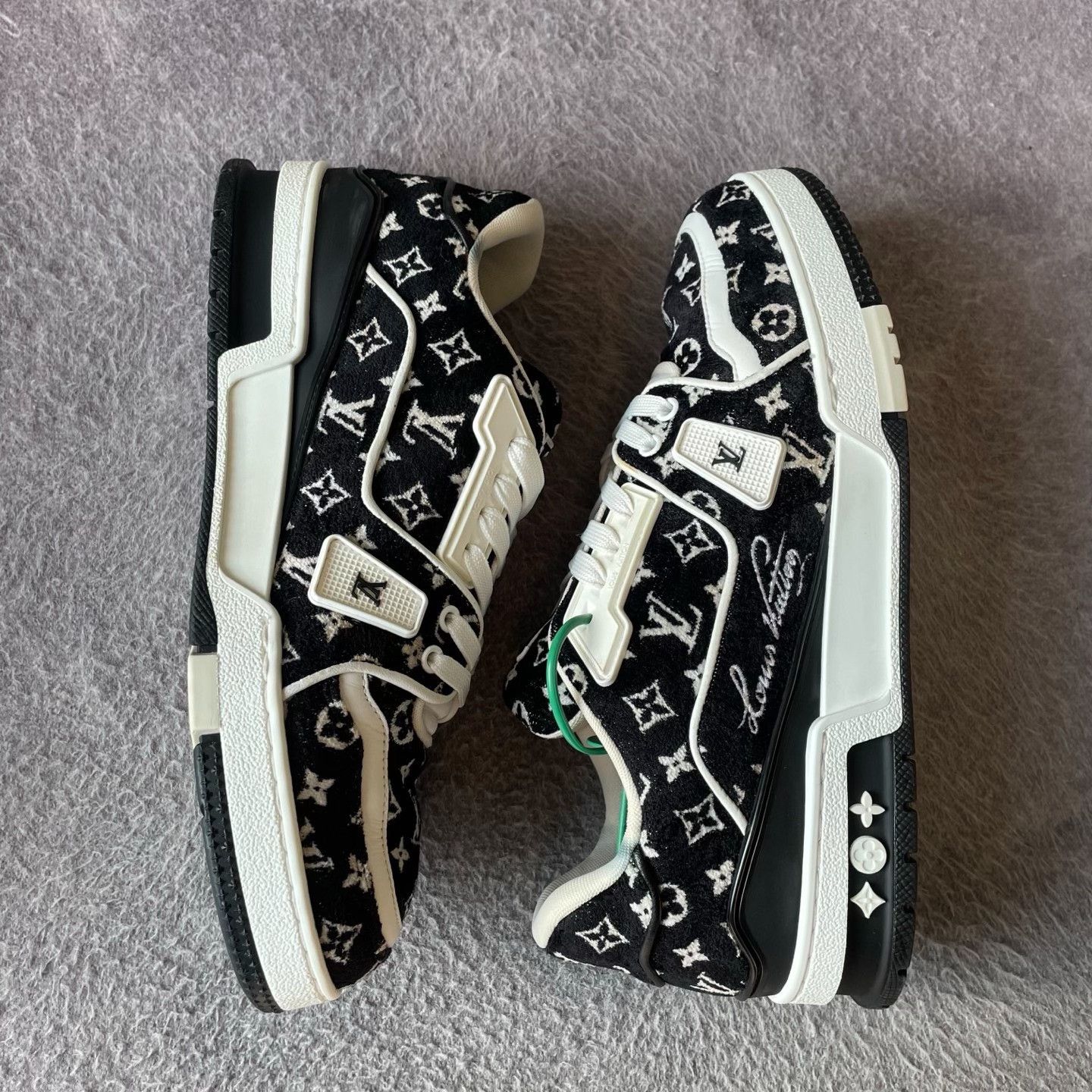 Louis Vuitton Louis Vuitton Training Black Lowtop Sneakers 41 Men Size US 8.5 / EU 41-42 - 7 Thumbnail