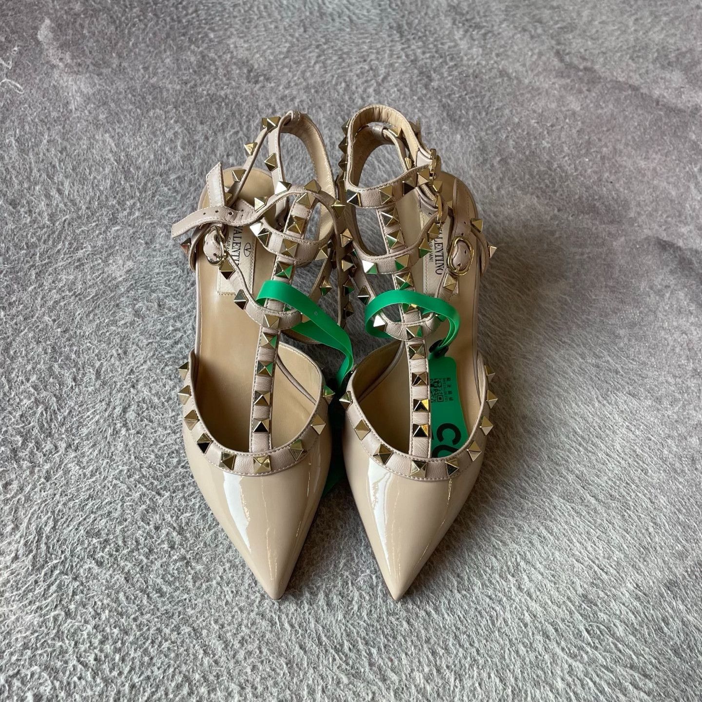 Valentino Valentino Lowtop Sneakers S Women Size US 6 / IT 36 - 2 Thumbnail