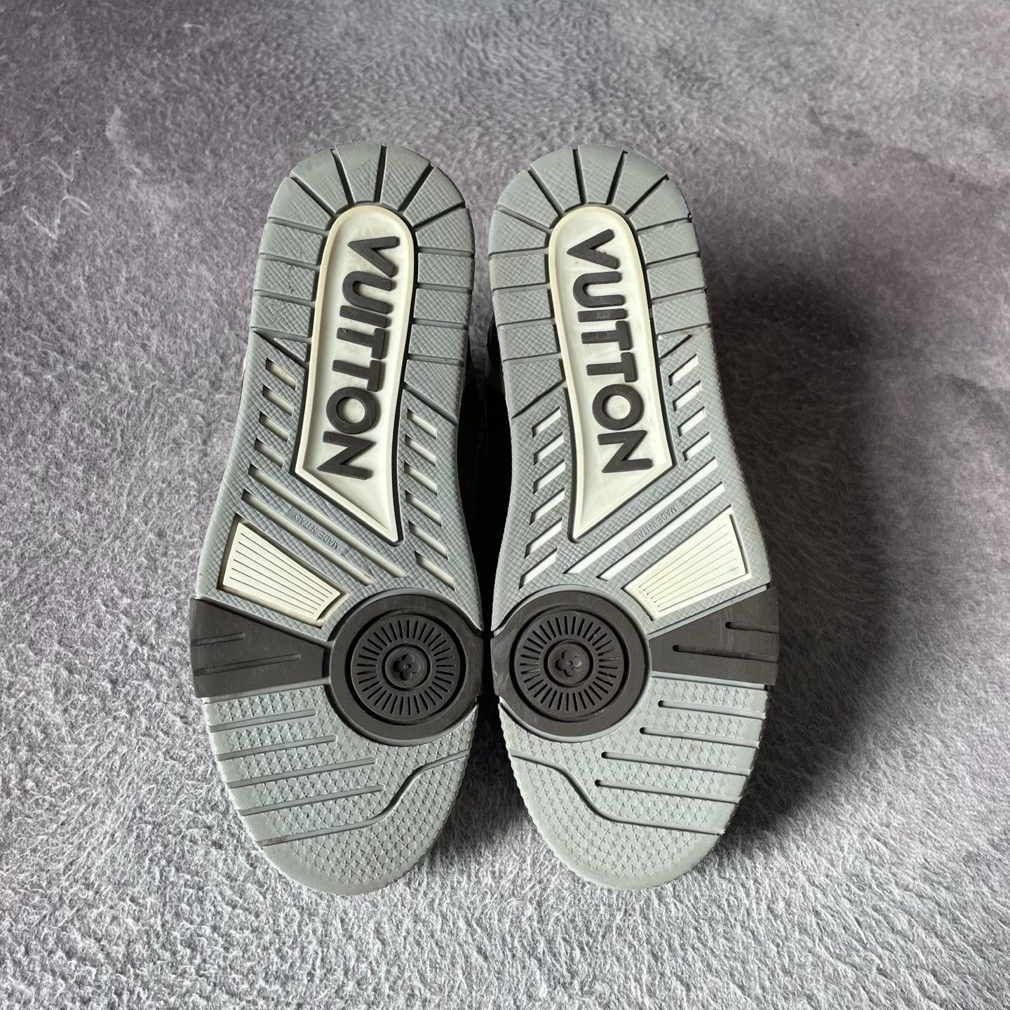Louis Vuitton Louis Vuitton Training Lowtop Sneakers 38 Women Size US 7.5 / IT 37.5 - 4 Thumbnail