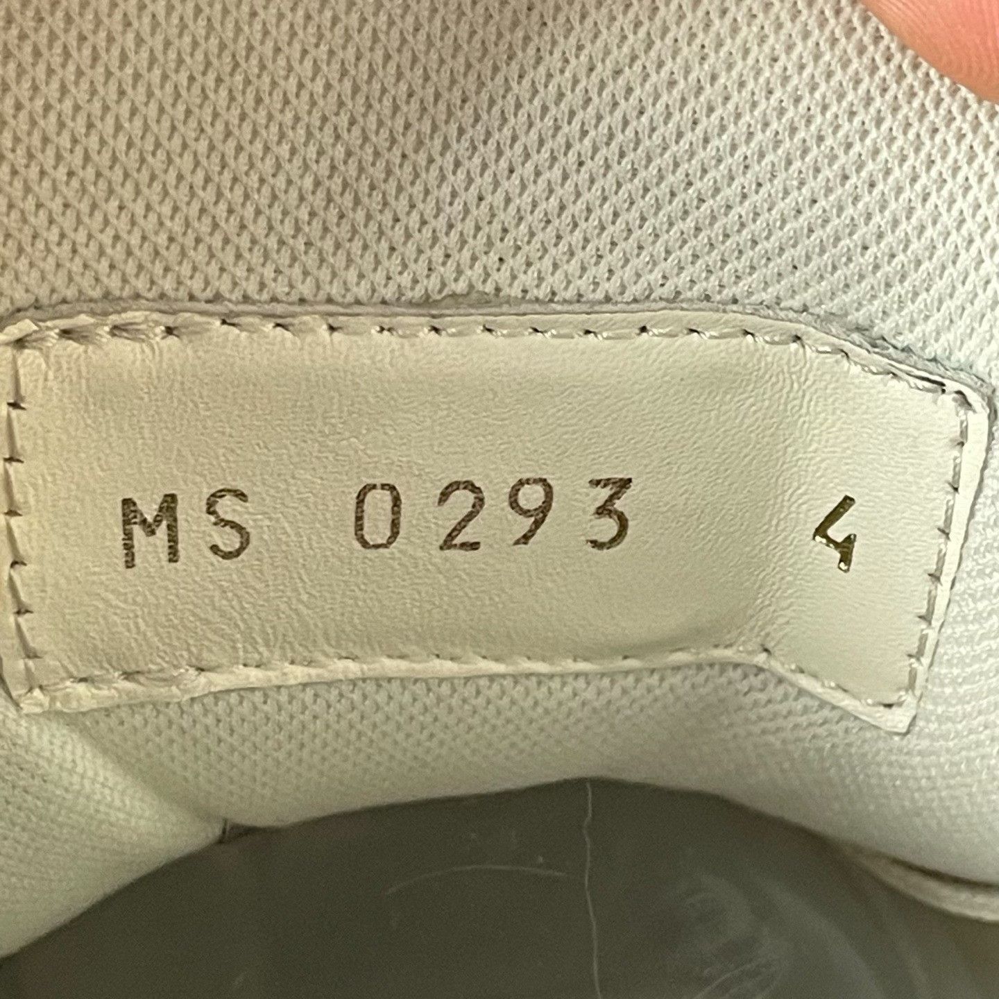 Louis Vuitton Louis Vuitton Training Lowtop Sneakers 38 Women Size US 7.5 / IT 37.5 - 5 Thumbnail