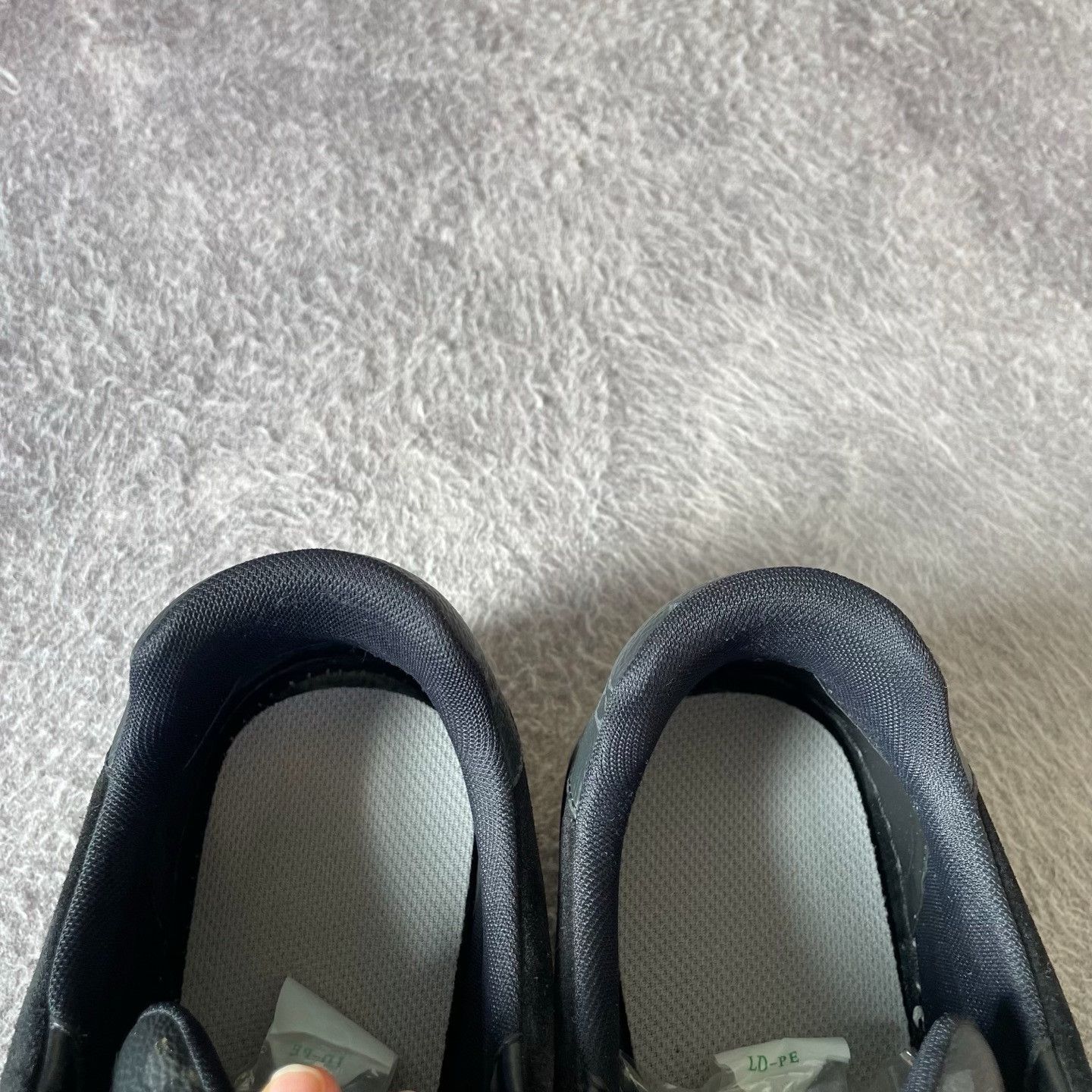Louis Vuitton Louis Vuitton Training Black Lowtop Sneakers 42 Men Size US 9 / EU 42 - 8 Thumbnail