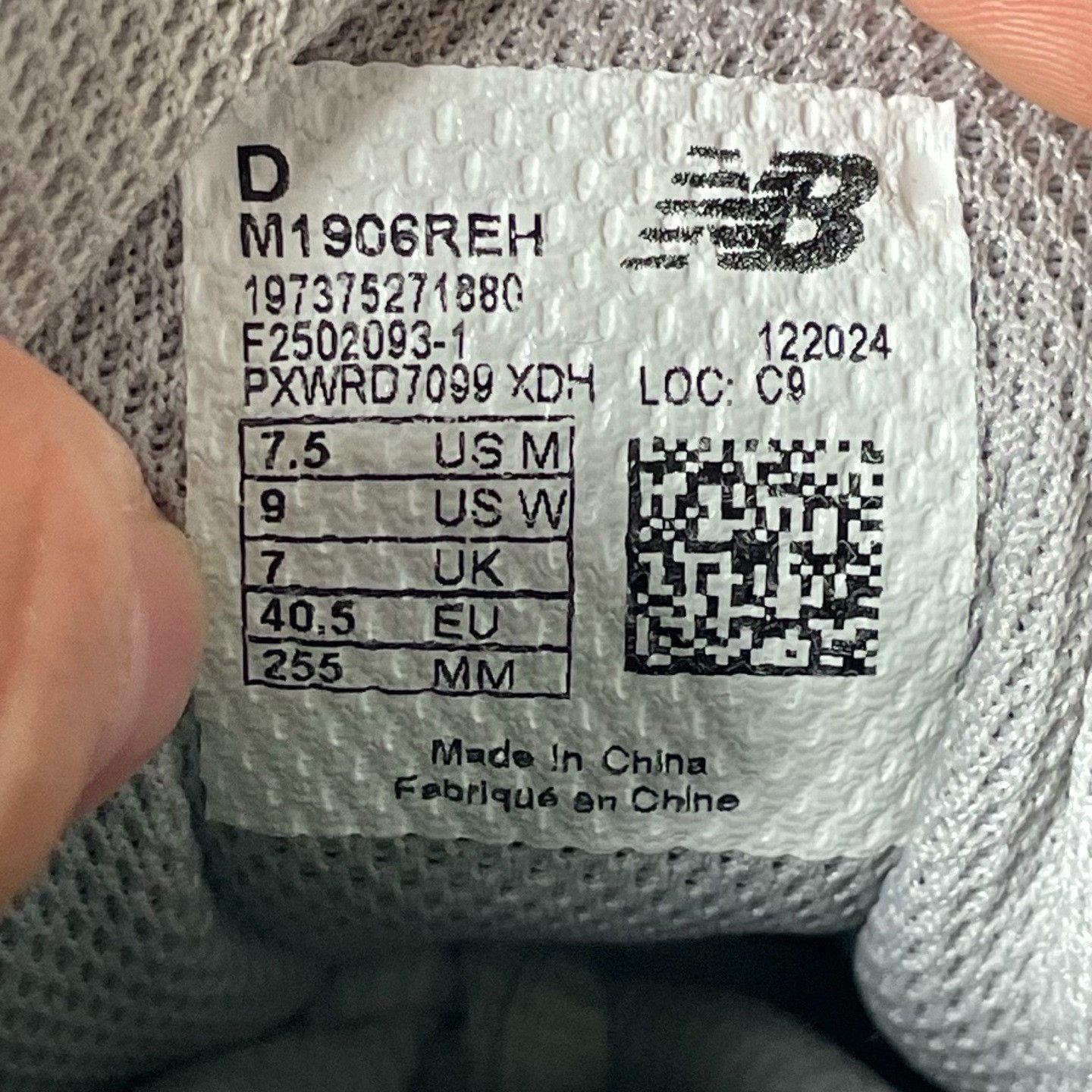 New Balance New Balance Silver Lowtop Sneakers M Men Size US 10 / EU 43 - 5 Thumbnail