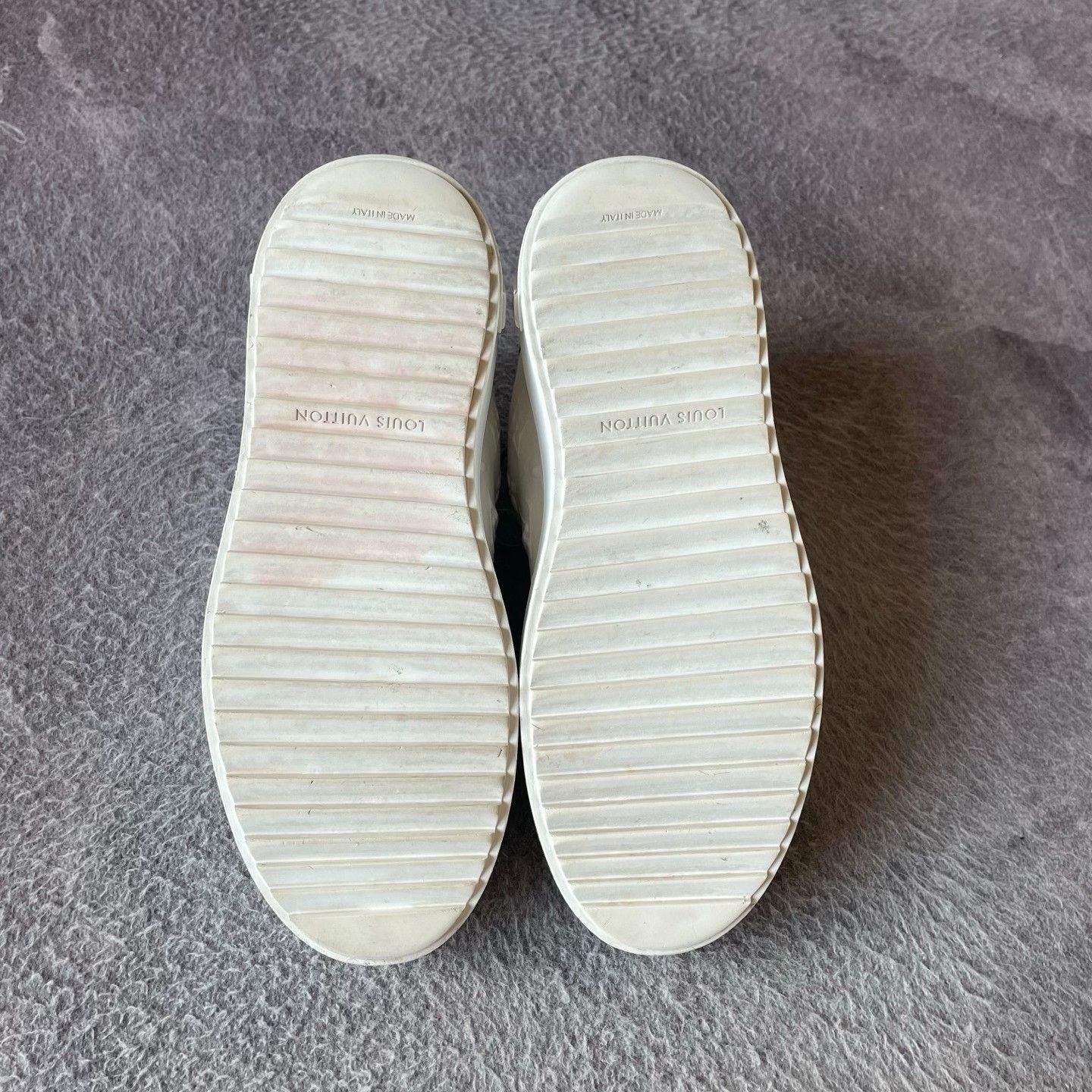 Louis Vuitton Louis Vuitton White Lowtop Sneakers 36 Women Size US 6 / IT 36 - 4 Thumbnail