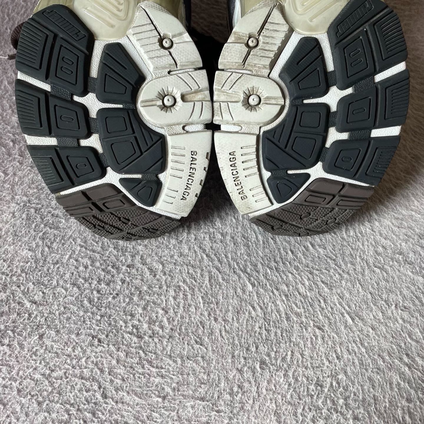 Balenciaga Balenciaga Running White Lowtop Sneakers 37 Women Size US 6.5 / IT 36.5 - 5 Thumbnail
