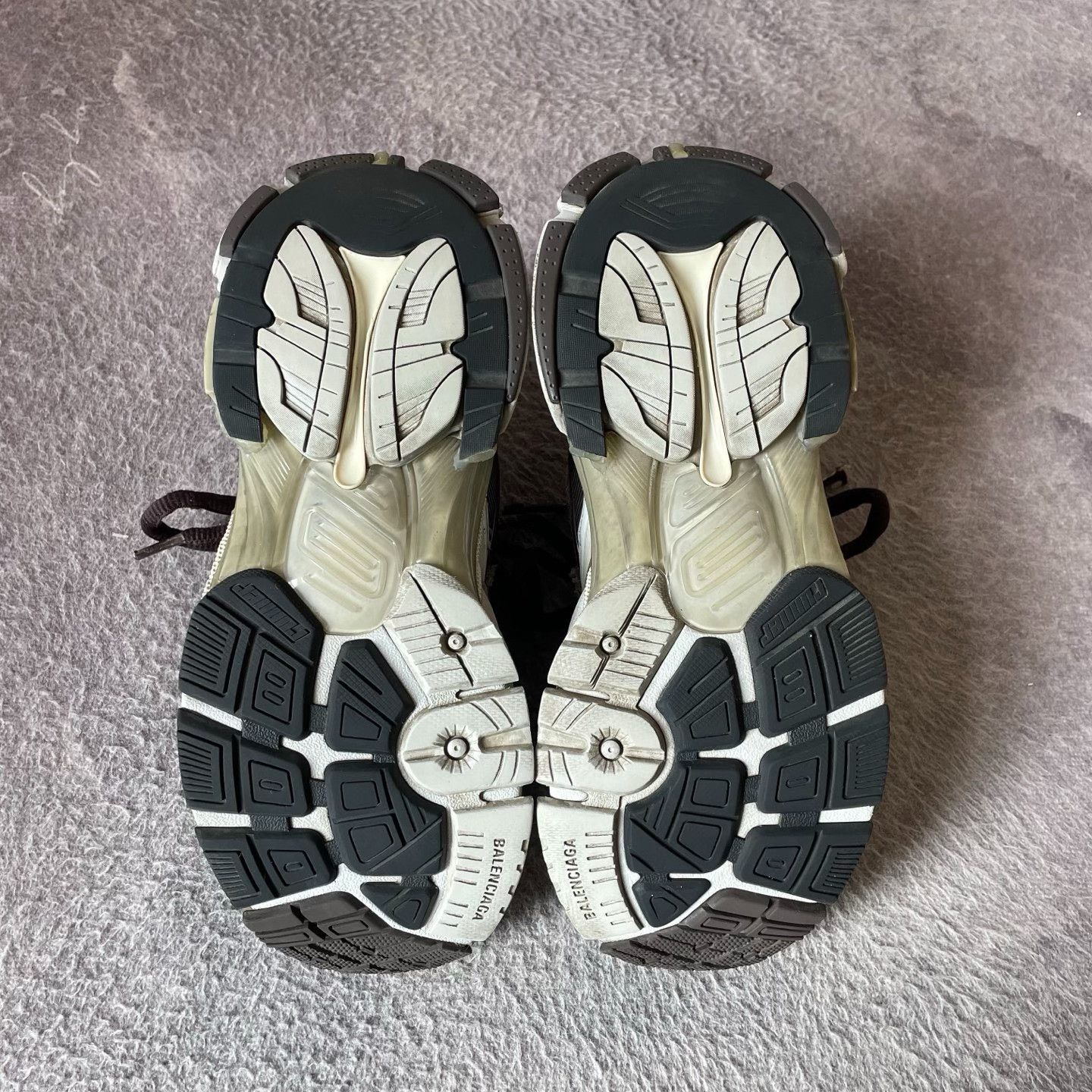 Balenciaga Balenciaga Running White Lowtop Sneakers 37 Women Size US 6.5 / IT 36.5 - 4 Thumbnail