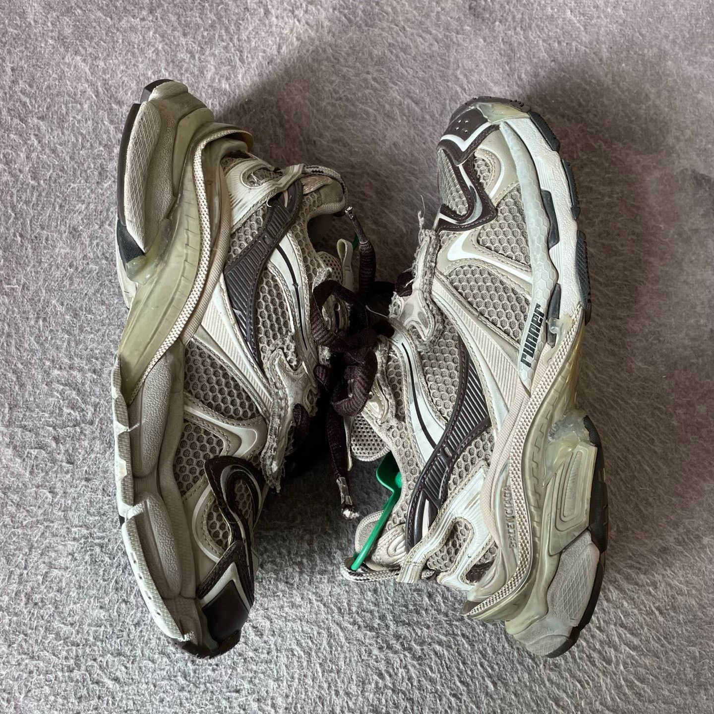 Balenciaga Balenciaga Running White Lowtop Sneakers 37 Women Size US 6.5 / IT 36.5 - 8 Thumbnail