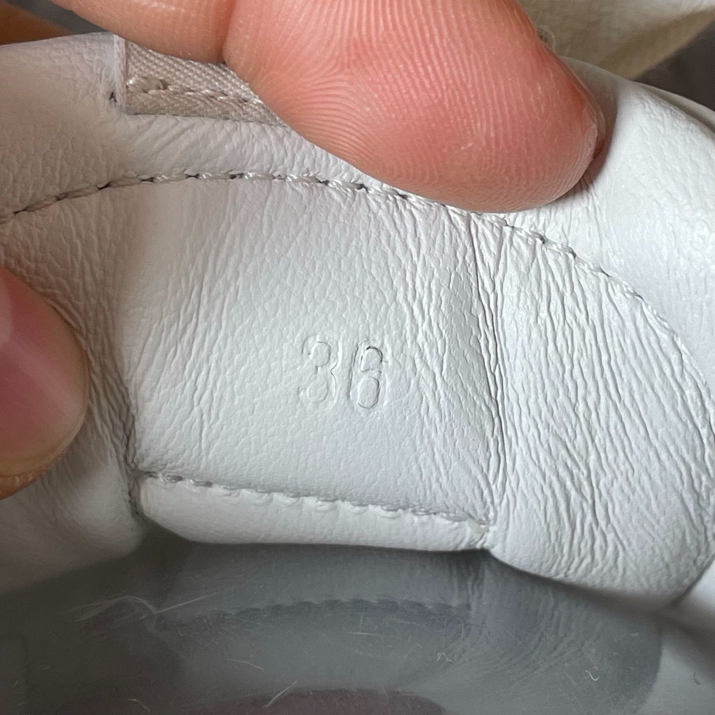 Hermes Hermes White Lowtop Sneakers 36 Women Size US 6 / IT 36 - 7 Thumbnail