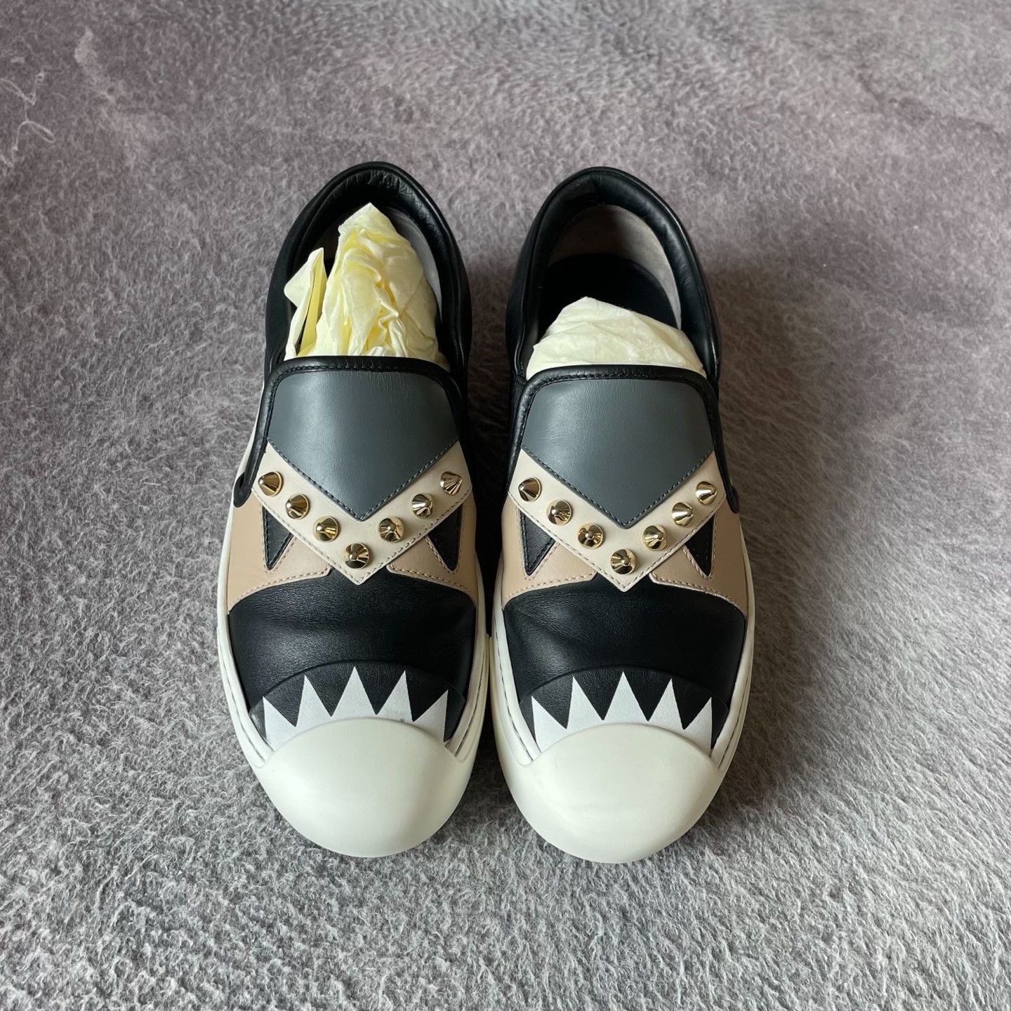 Fendi Fendi Black Lowtop Sneakers 35 Women Size US 5 / IT 35 - 2 Thumbnail