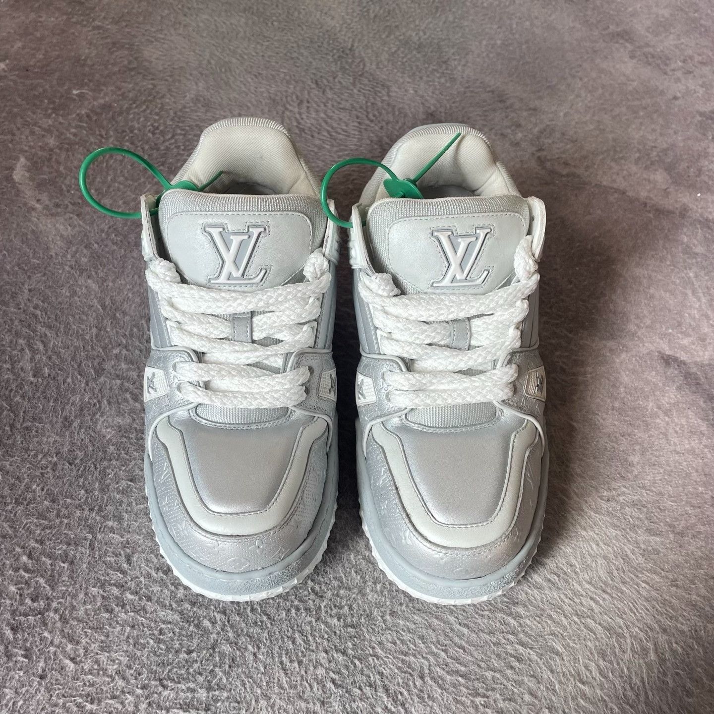 Louis Vuitton Louis Vuitton Training Silver Lowtop Sneakers 37 Women Size US 6.5 / IT 36.5 - 2 Thumbnail
