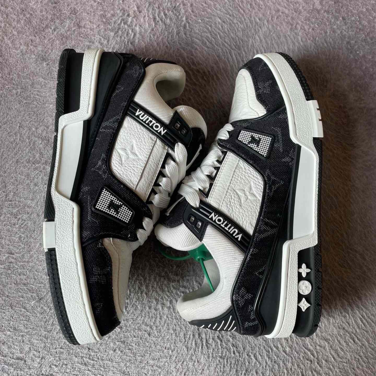 Louis Vuitton Louis Vuitton Training Black Lowtop Sneakers 37 Women Size US 6.5 / IT 36.5 - 8 Thumbnail