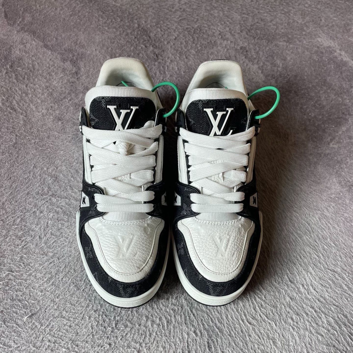 Louis Vuitton Louis Vuitton Training Black Lowtop Sneakers 37 Women Size US 6.5 / IT 36.5 - 2 Thumbnail