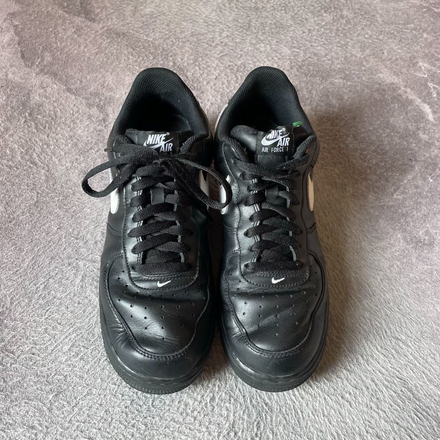 Yeezy Yeezy Black Lowtop Sneakers 44.5 Men Size US 11 / EU 44 - 2 Thumbnail