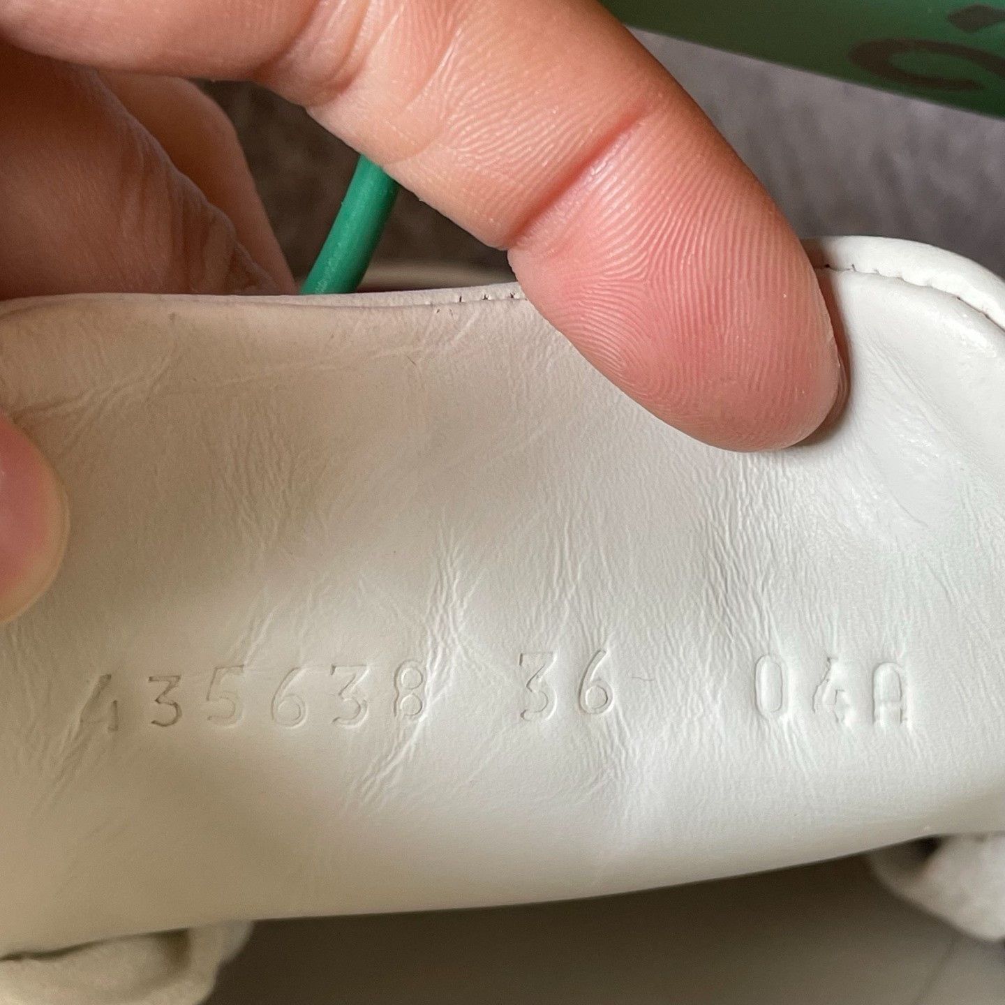 Gucci Gucci White Lowtop Sneakers M Women Size US 7 / IT 37 - 6 Thumbnail