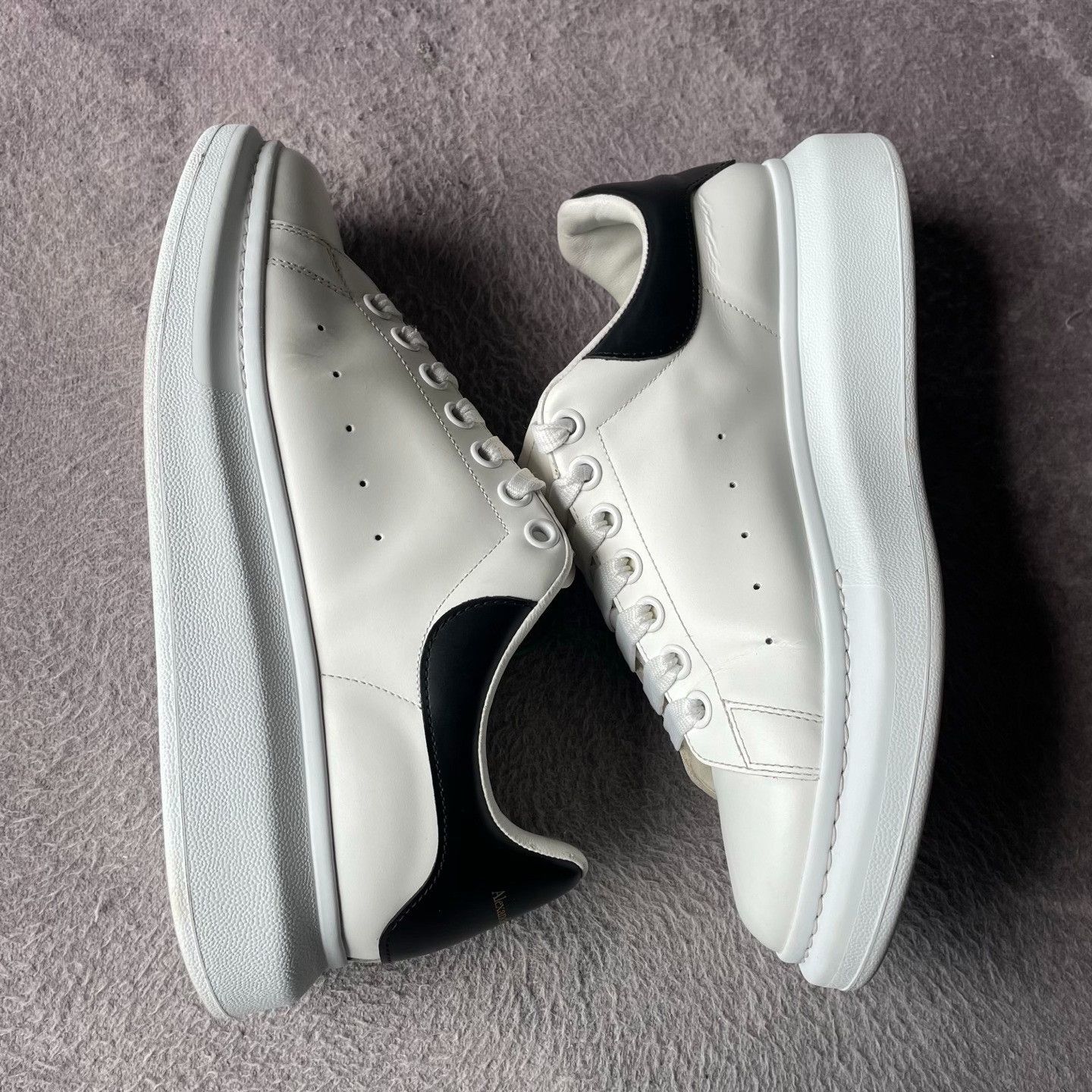 Alexander McQueen Alexander McQueen White Lowtop Sneakers 43.5 Men Size US 10.5 / EU 43-44 - 7 Thumbnail
