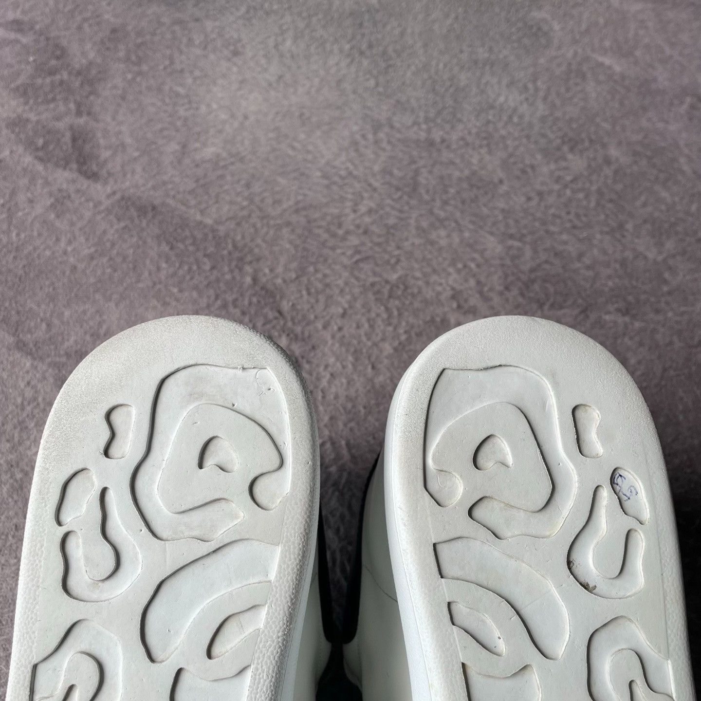 Alexander McQueen Alexander McQueen White Lowtop Sneakers 43.5 Men Size US 10.5 / EU 43-44 - 5 Thumbnail