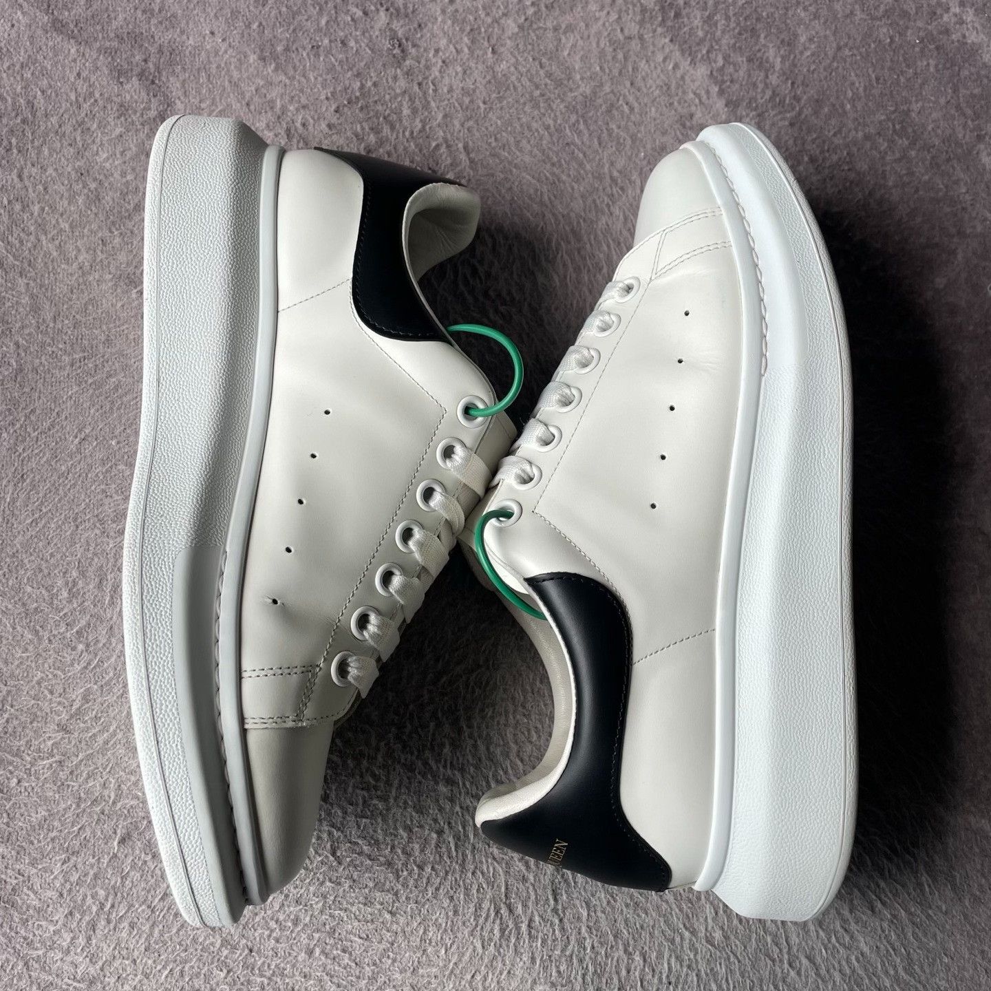 Alexander McQueen Alexander McQueen White Lowtop Sneakers 43.5 Men Size US 10.5 / EU 43-44 - 8 Thumbnail
