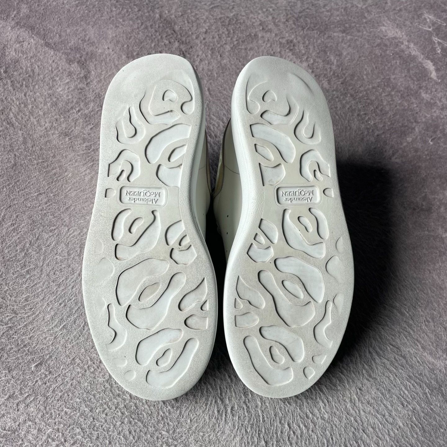 Alexander McQueen Alexander McQueen Laser White Lowtop Sneakers 37 Women Size US 6.5 / IT 36.5 - 4 Thumbnail
