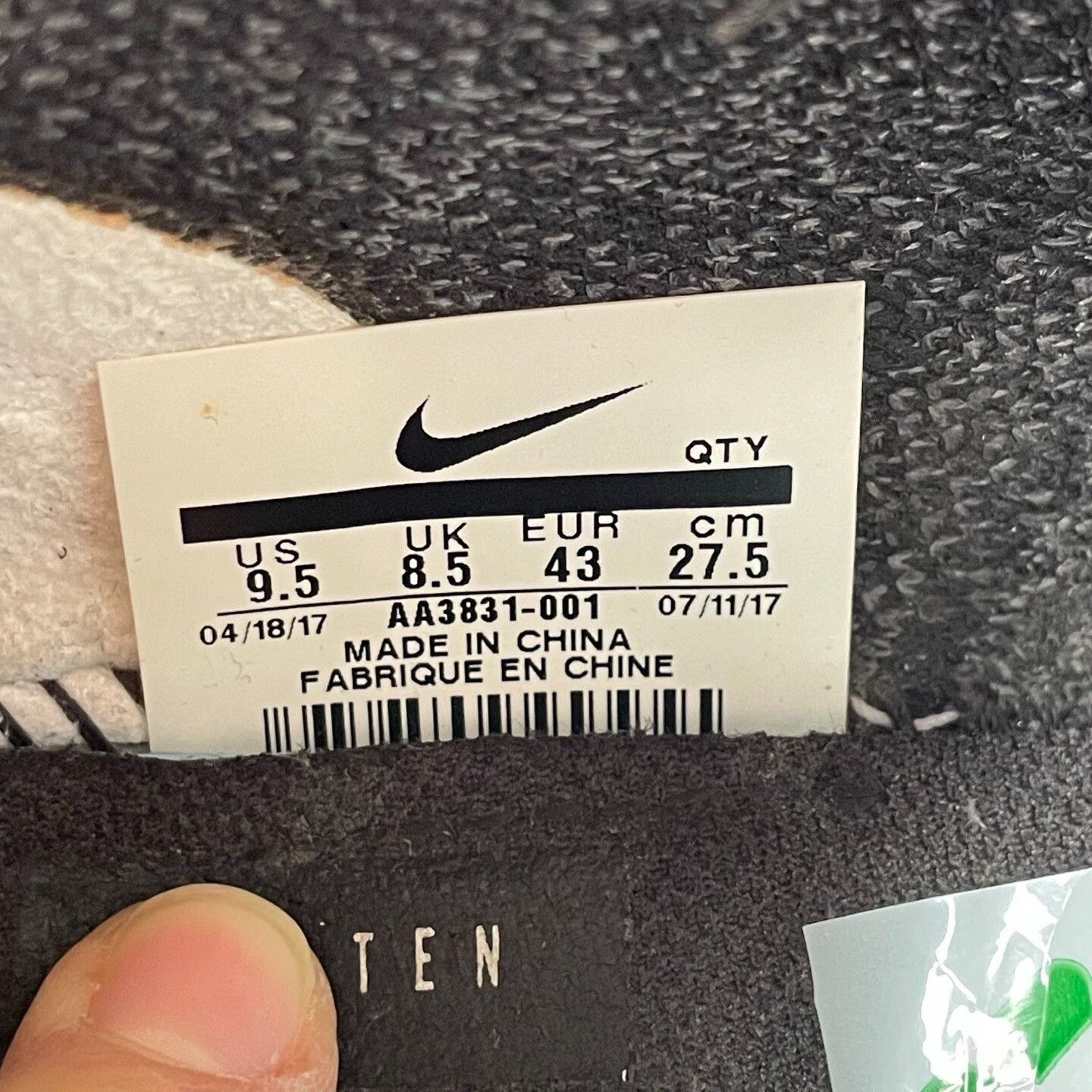 Nike Nike Black Lowtop Sneakers 43 Men Size US 10 / EU 43 - 5 Thumbnail